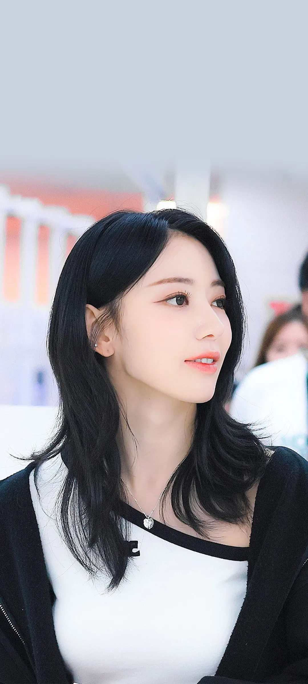 Fond d'écran de verrouillage mobile Sakura Miyawaki 4K HD télécharger — IZ*ONE, LE SSERAFIM