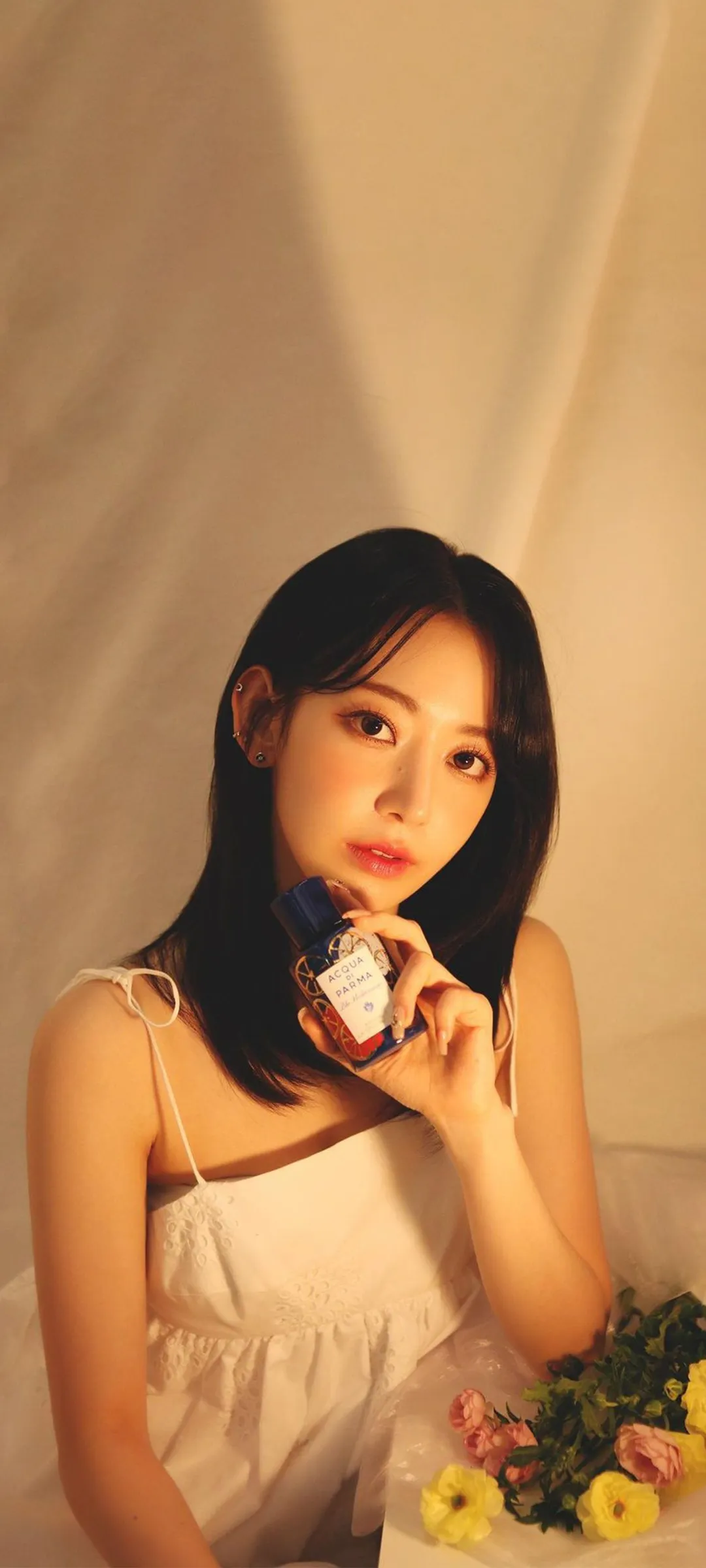 Fond d'écran de verrouillage mobile Sakura Miyawaki 4K HD télécharger — IZ*ONE, LE SSERAFIM