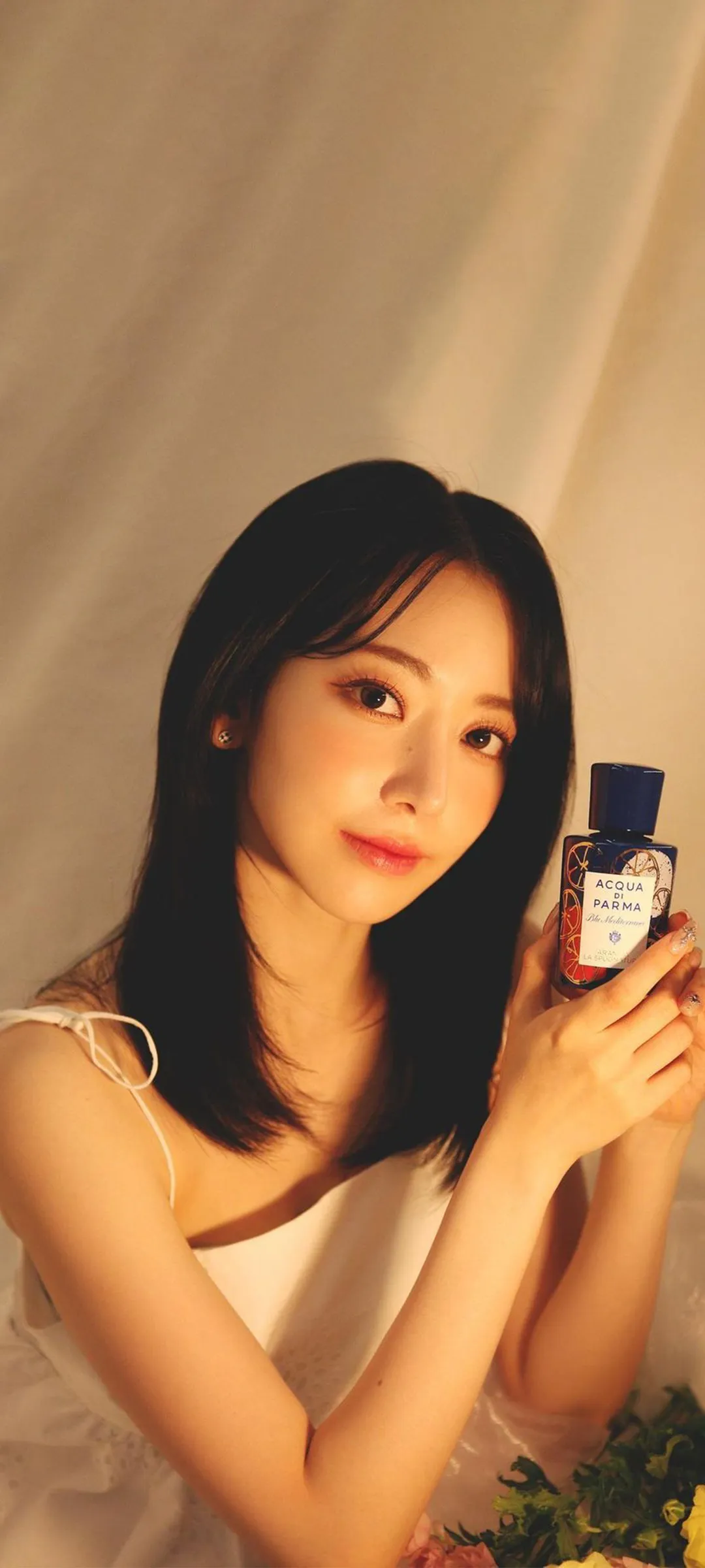 Fond d'écran de verrouillage mobile Sakura Miyawaki 4K HD télécharger — IZ*ONE, LE SSERAFIM
