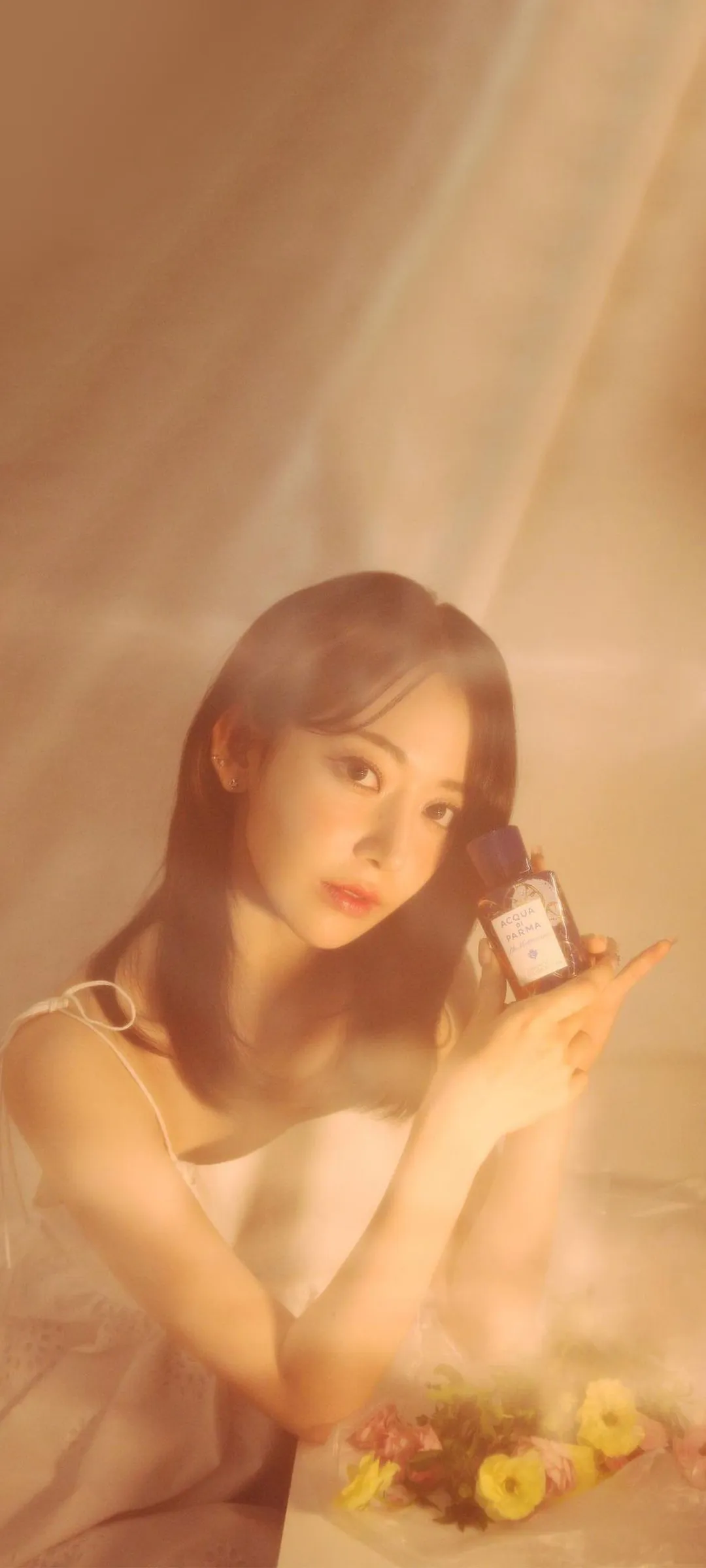 Fond d'écran de verrouillage mobile Sakura Miyawaki 4K HD télécharger — IZ*ONE, LE SSERAFIM