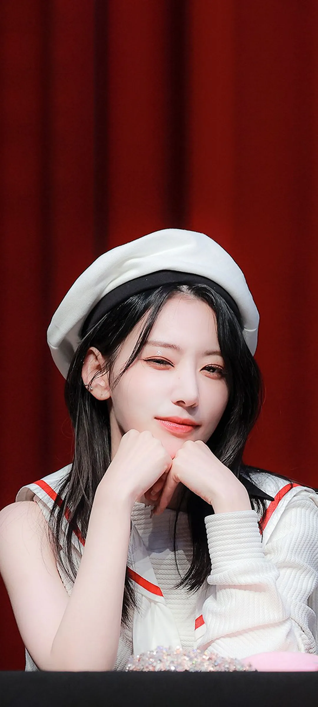 Fond d'écran de verrouillage mobile Sakura Miyawaki 4K HD télécharger — IZ*ONE, LE SSERAFIM