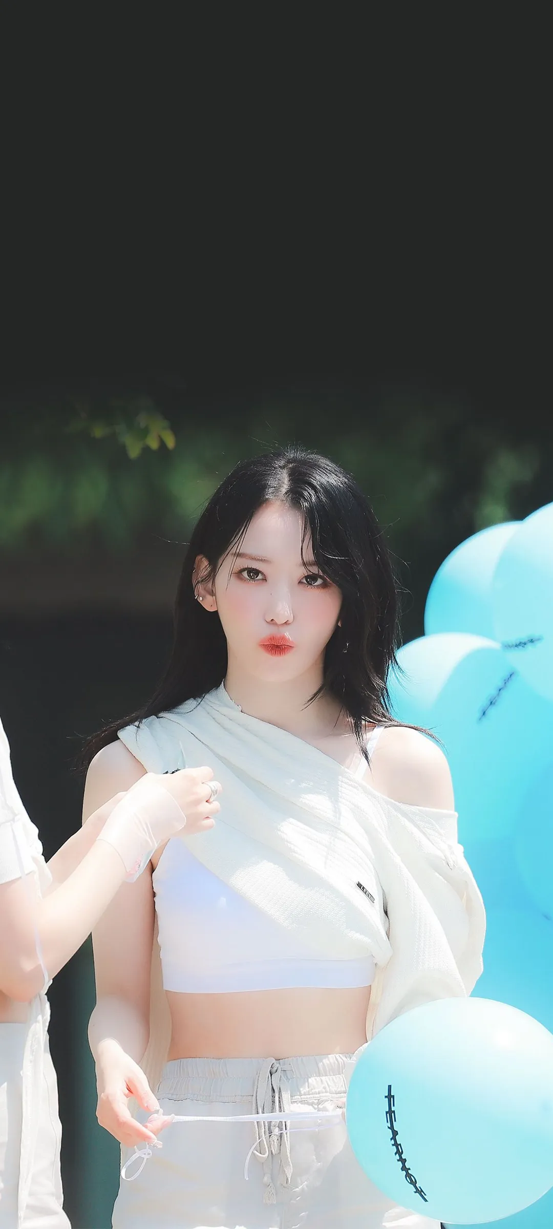 Fond d'écran de verrouillage mobile Sakura Miyawaki 4K HD télécharger — IZ*ONE, LE SSERAFIM