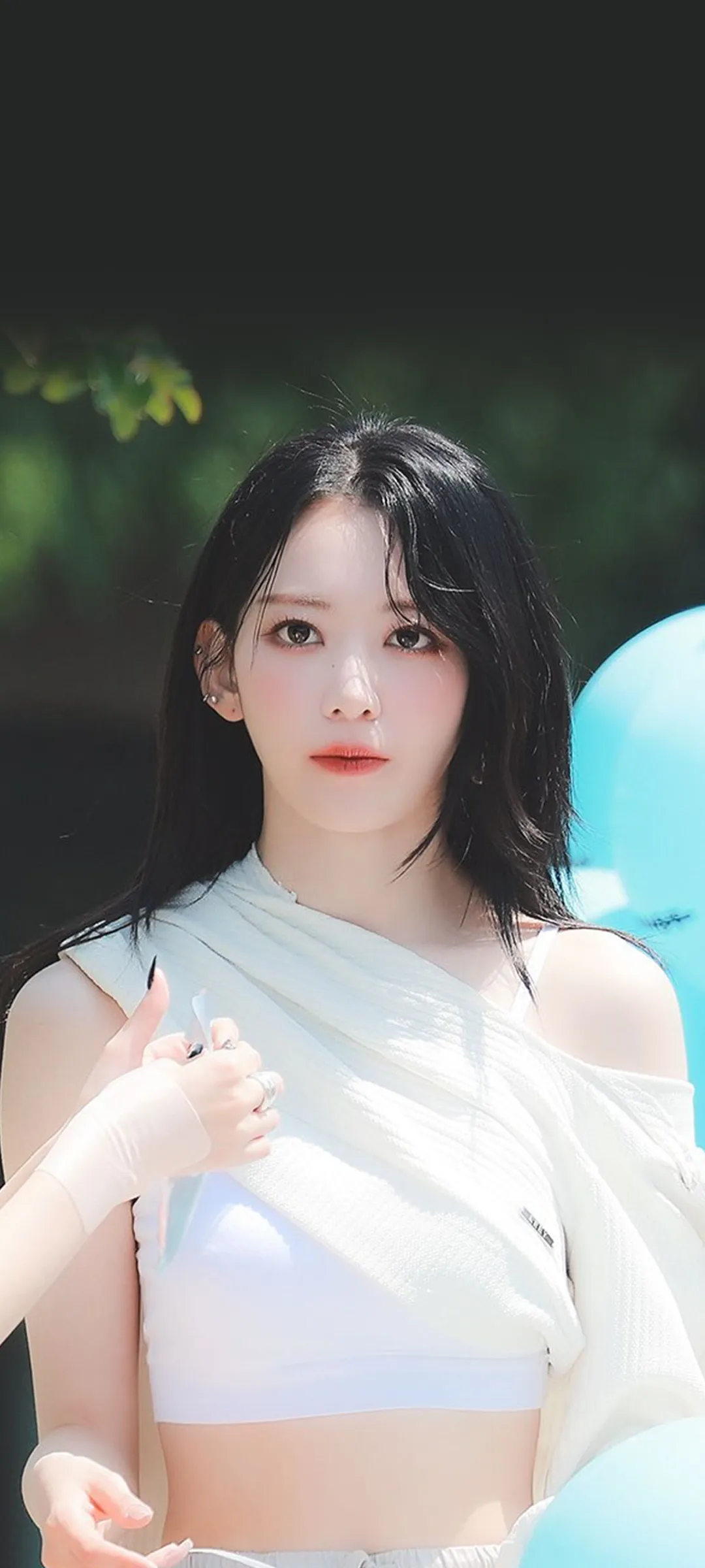 Fond d'écran de verrouillage mobile Sakura Miyawaki 4K HD télécharger — IZ*ONE, LE SSERAFIM