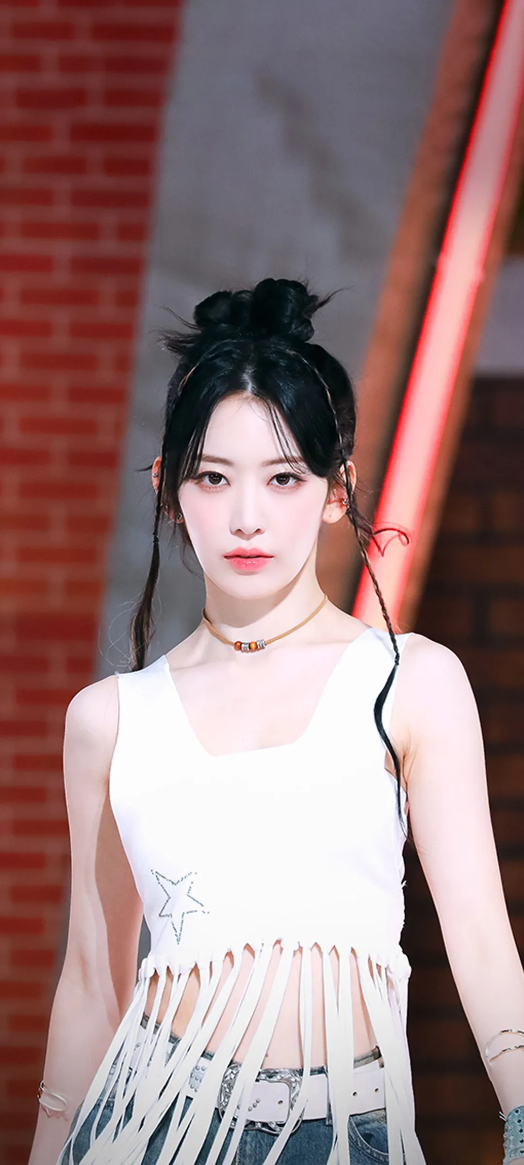 Fond d'écran de verrouillage mobile Sakura Miyawaki 4K HD télécharger — IZ*ONE, LE SSERAFIM