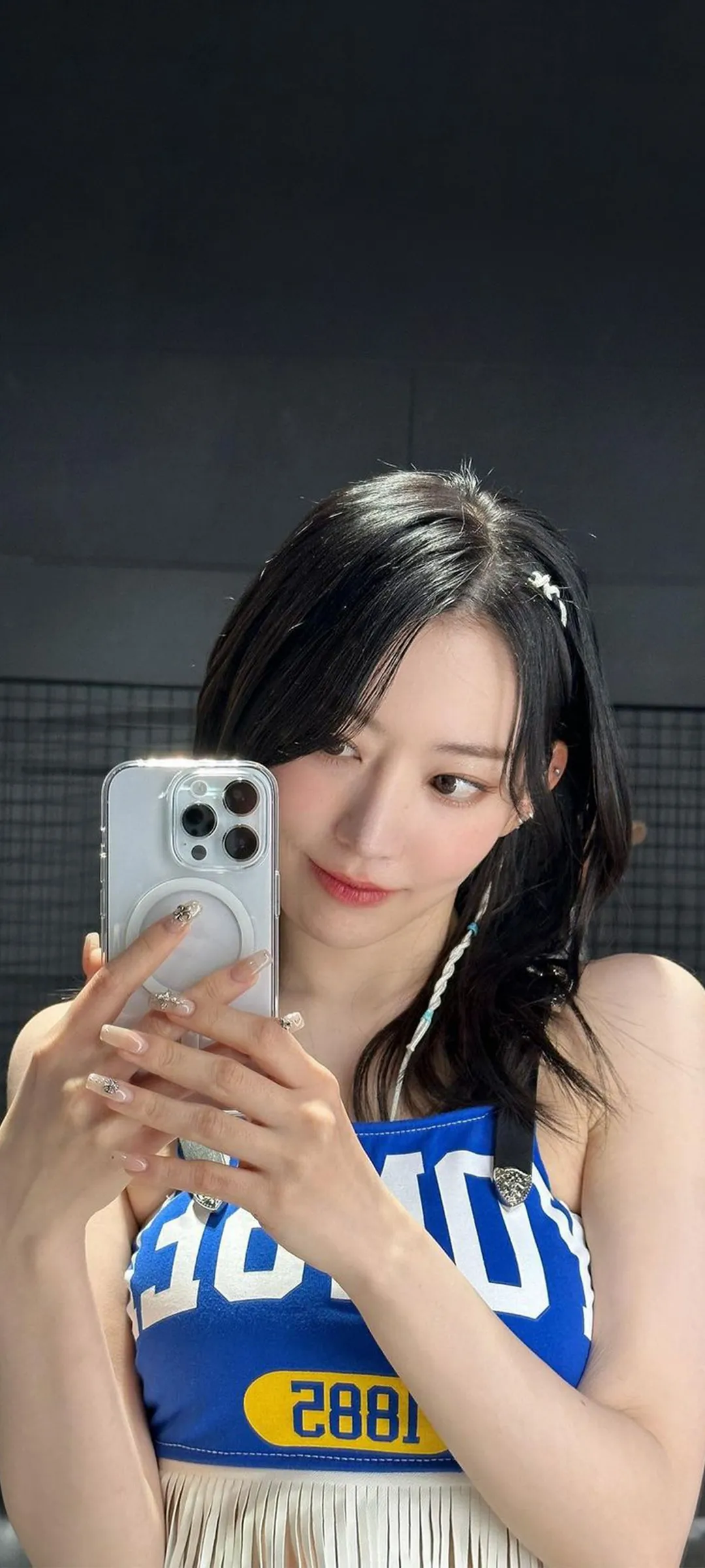 Fond d'écran de verrouillage mobile Sakura Miyawaki 4K HD télécharger — IZ*ONE, LE SSERAFIM