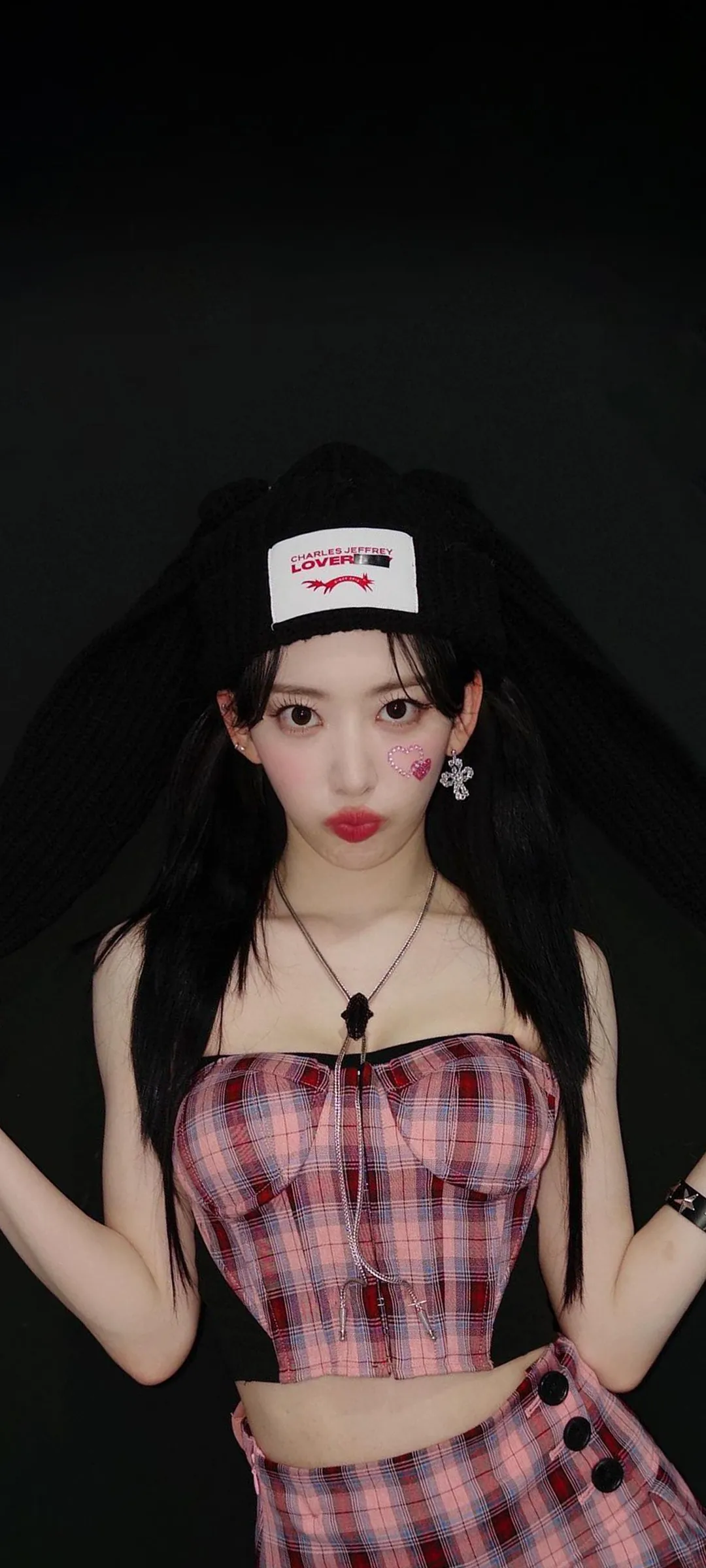 Fond d'écran de verrouillage mobile Sakura Miyawaki 4K HD télécharger — IZ*ONE, LE SSERAFIM