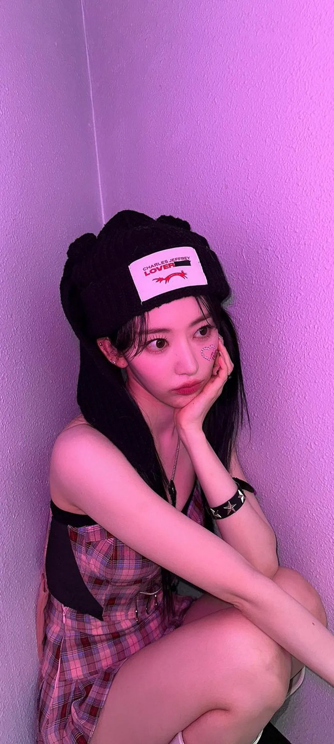 Fond d'écran de verrouillage mobile Sakura Miyawaki 4K HD télécharger — IZ*ONE, LE SSERAFIM