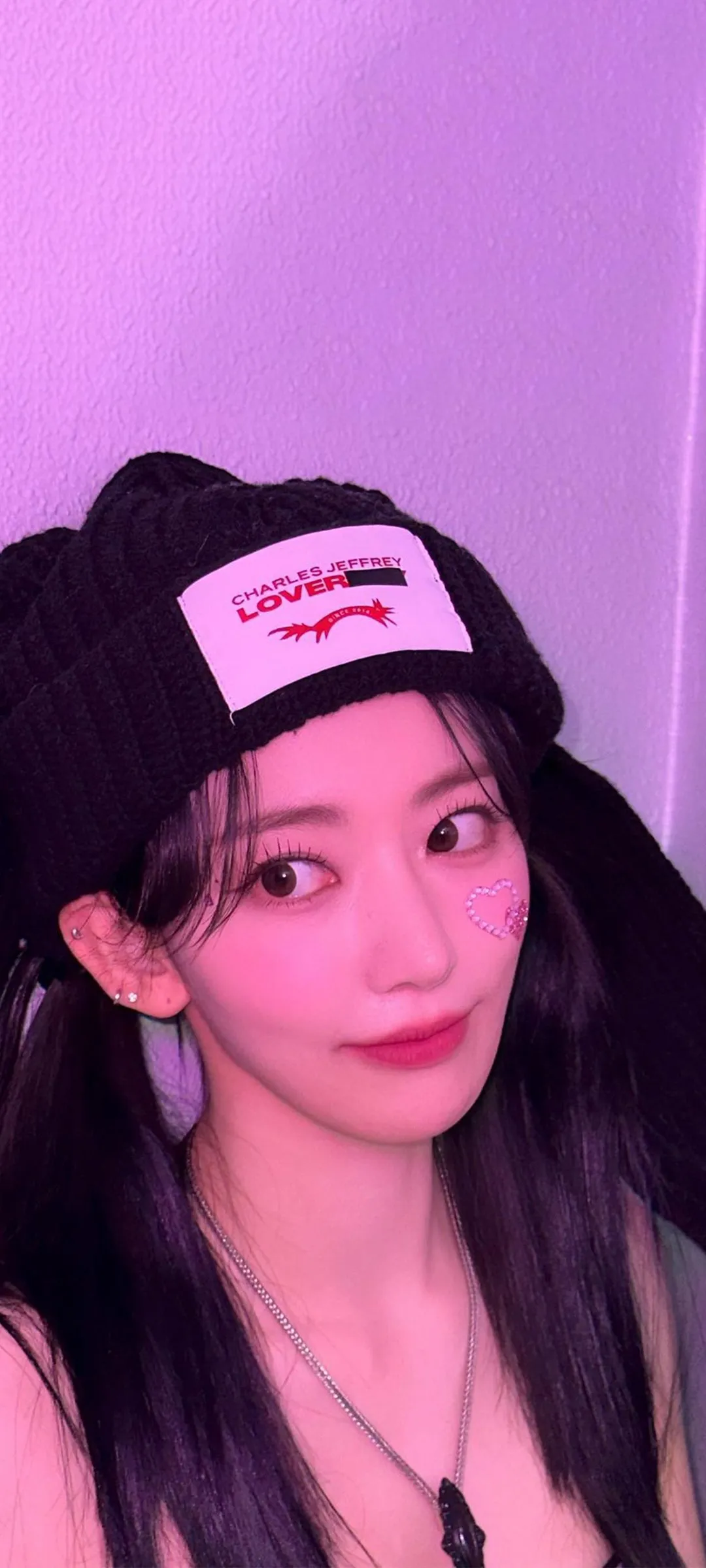 Fond d'écran de verrouillage mobile Sakura Miyawaki 4K HD télécharger — IZ*ONE, LE SSERAFIM