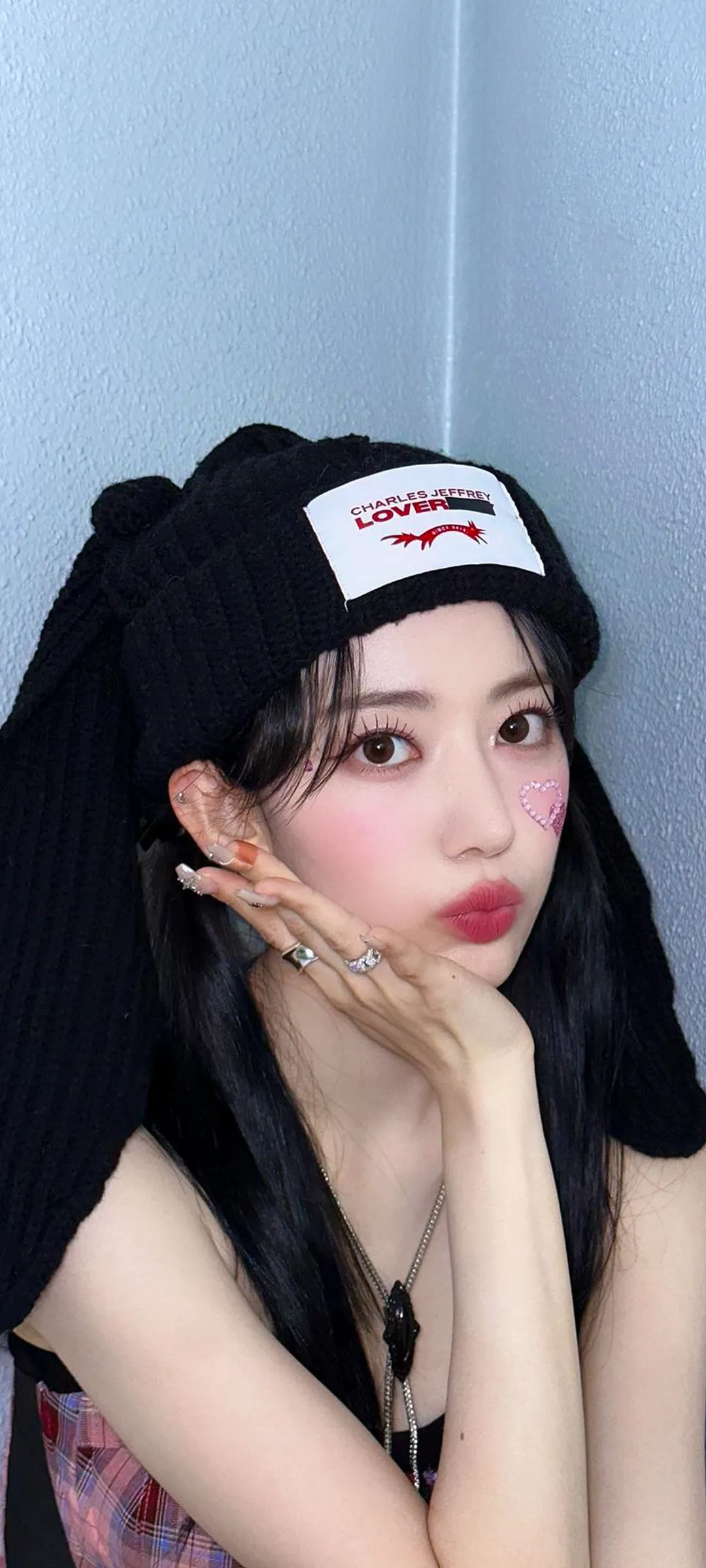 Fond d'écran de verrouillage mobile Sakura Miyawaki 4K HD télécharger — IZ*ONE, LE SSERAFIM