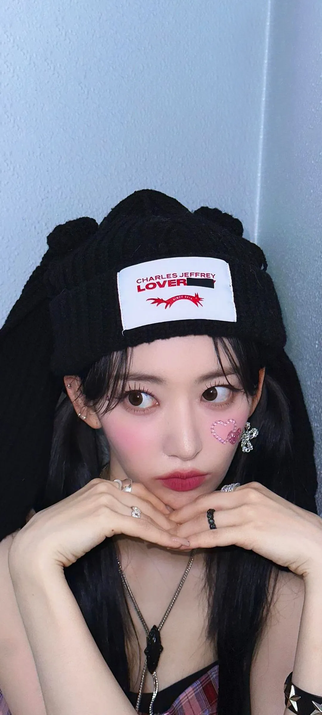 Fond d'écran de verrouillage mobile Sakura Miyawaki 4K HD télécharger — IZ*ONE, LE SSERAFIM