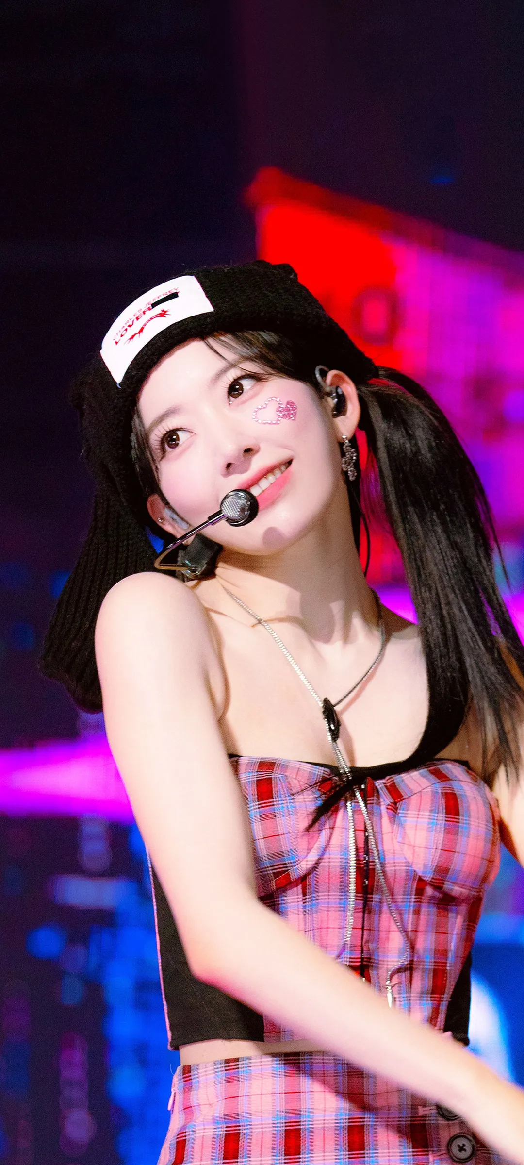 Fond d'écran de verrouillage mobile Sakura Miyawaki 4K HD télécharger — IZ*ONE, LE SSERAFIM