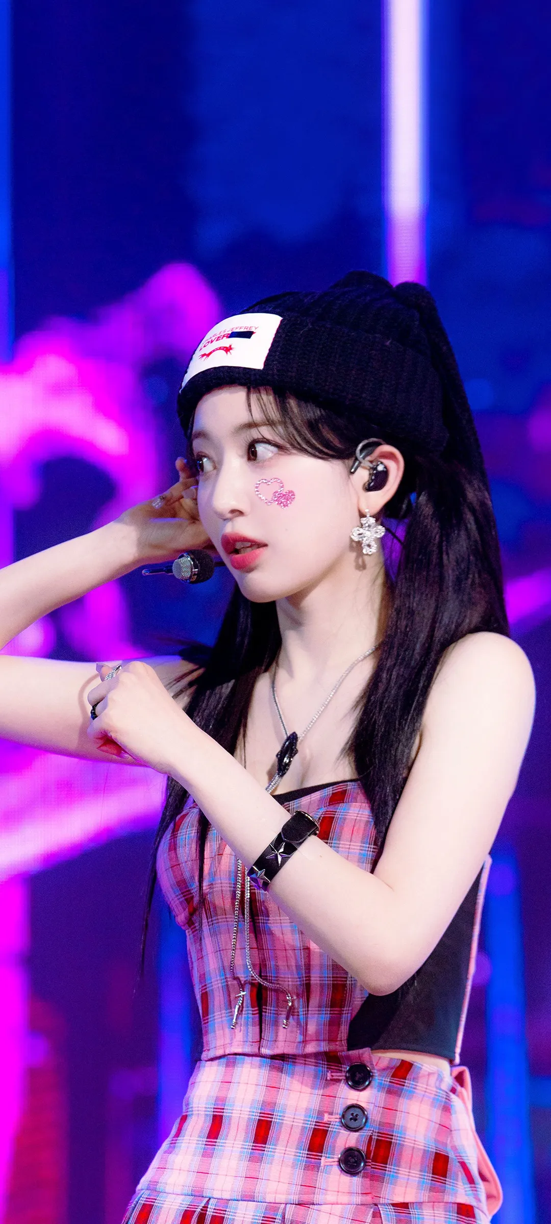 Fond d'écran de verrouillage mobile Sakura Miyawaki 4K HD télécharger — IZ*ONE, LE SSERAFIM