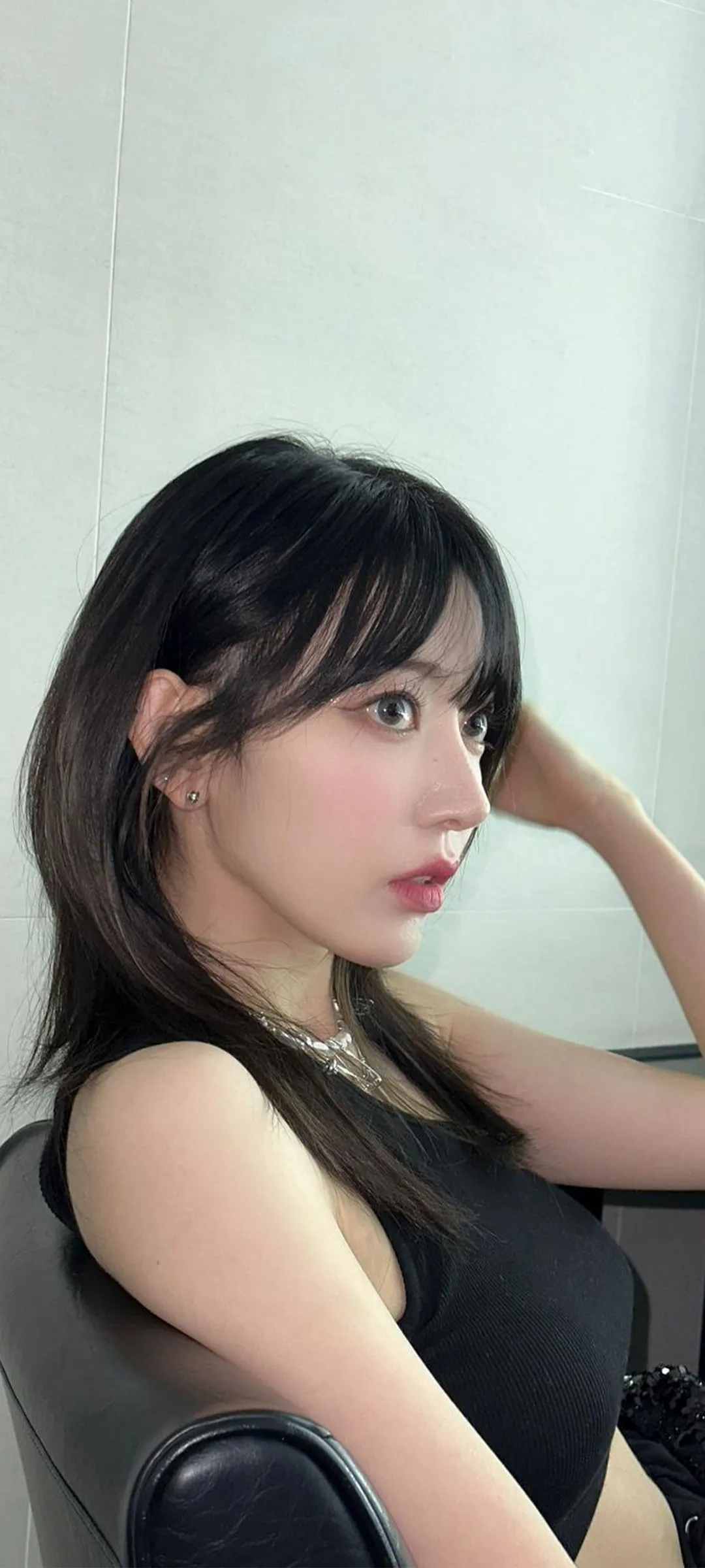 Fond d'écran de verrouillage mobile Sakura Miyawaki 4K HD télécharger — IZ*ONE, LE SSERAFIM