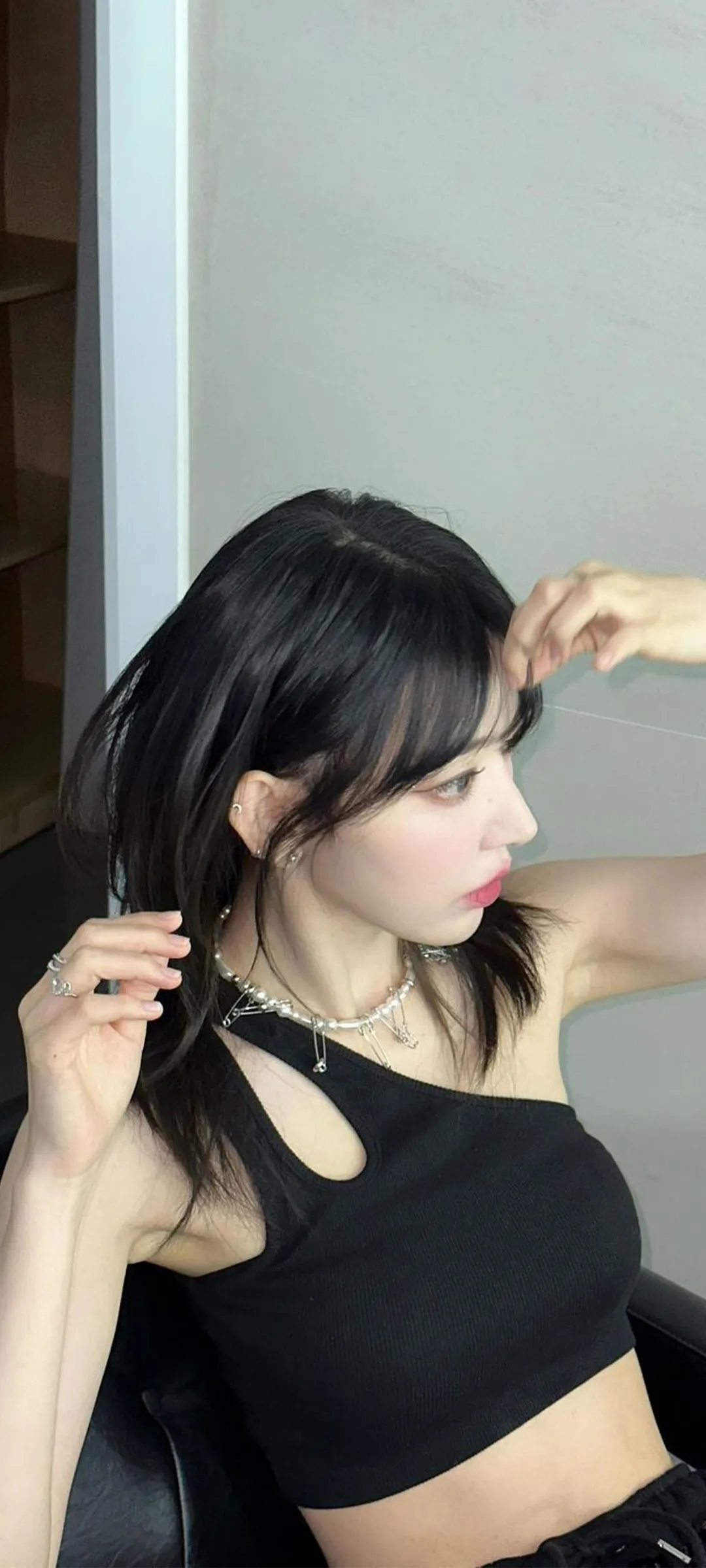 Fond d'écran de verrouillage mobile Sakura Miyawaki 4K HD télécharger — IZ*ONE, LE SSERAFIM