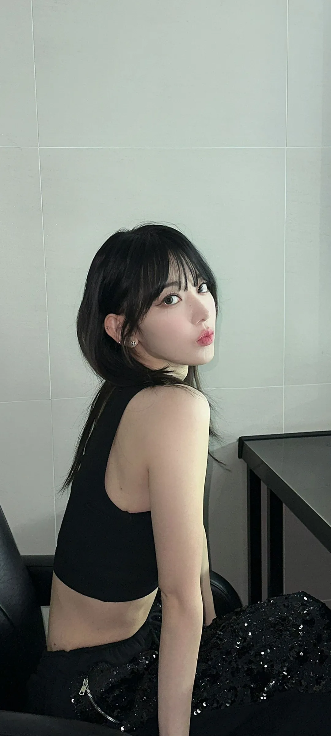 Fond d'écran de verrouillage mobile Sakura Miyawaki 4K HD télécharger — IZ*ONE, LE SSERAFIM
