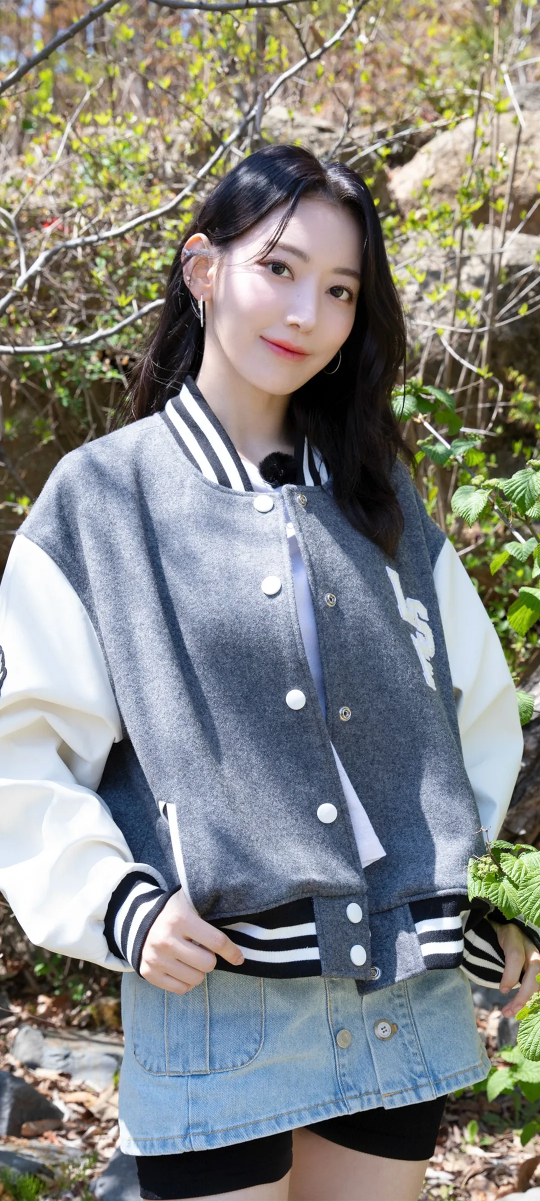 Fond d'écran de verrouillage mobile Sakura Miyawaki 4K HD télécharger — IZ*ONE, LE SSERAFIM