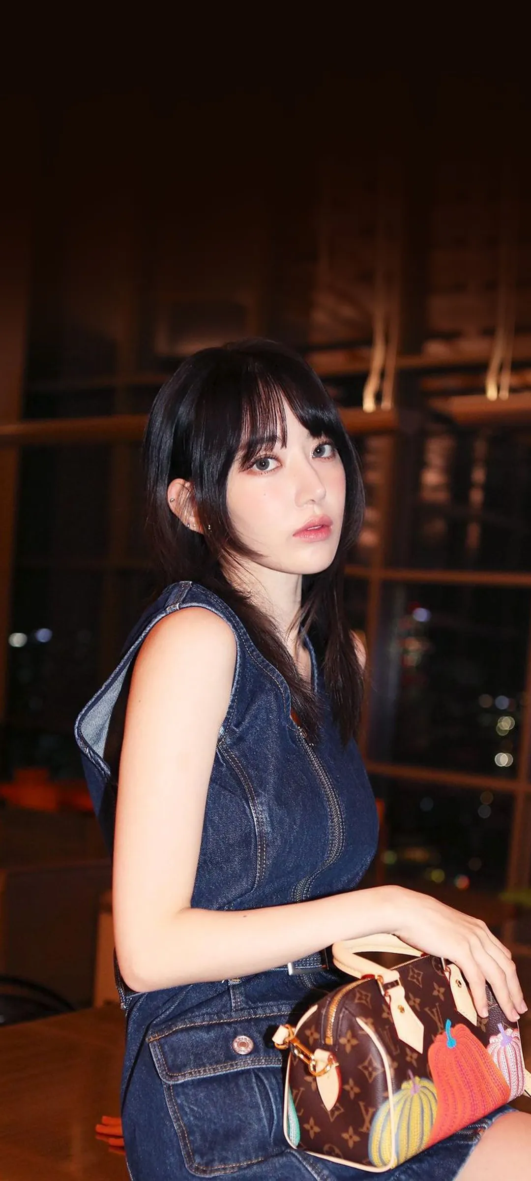 Fond d'écran de verrouillage mobile Sakura Miyawaki 4K HD télécharger — IZ*ONE, LE SSERAFIM