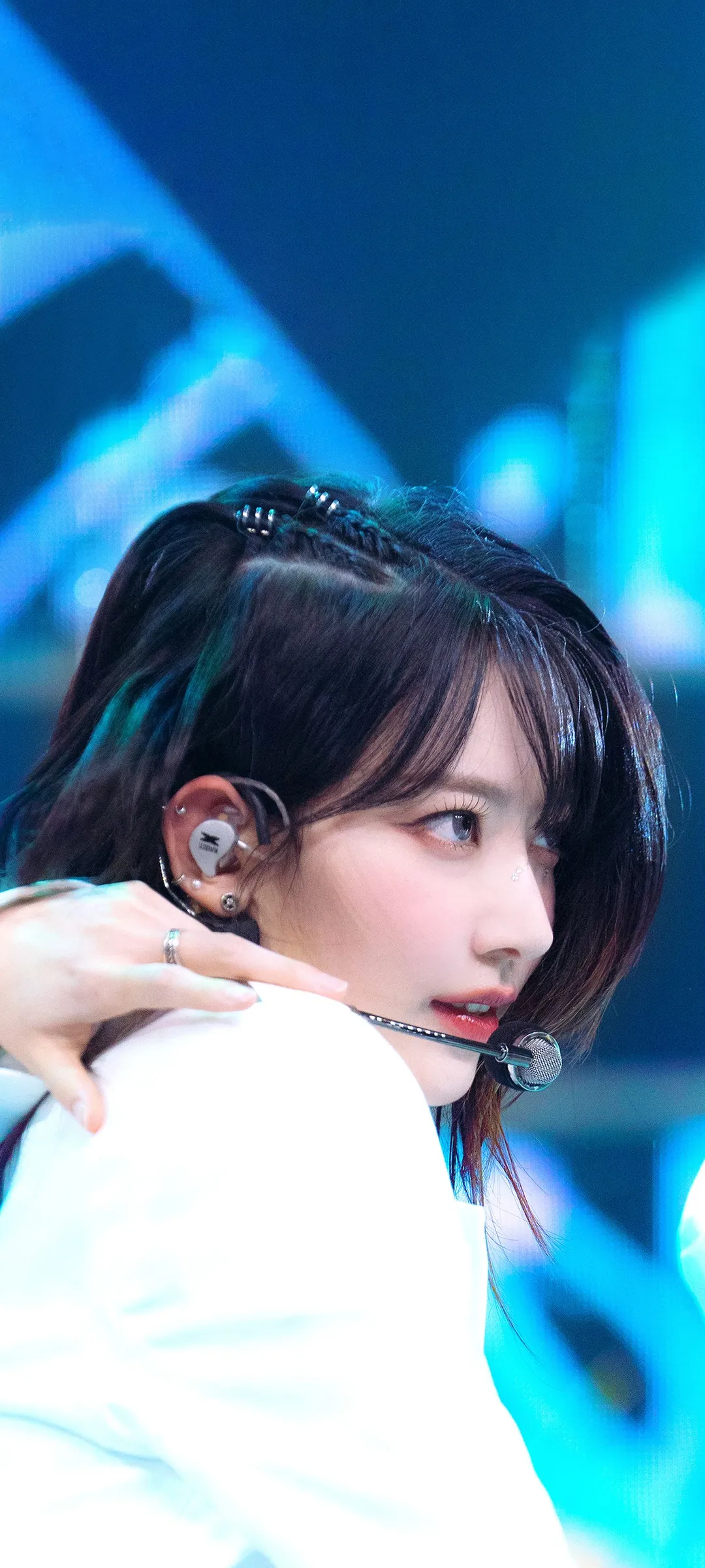 Fond d'écran de verrouillage mobile Sakura Miyawaki 4K HD télécharger — IZ*ONE, LE SSERAFIM