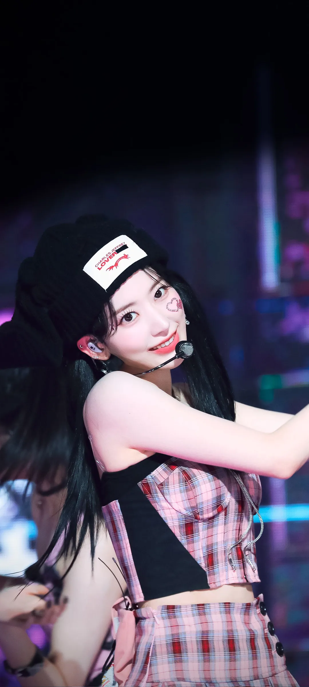 Fond d'écran de verrouillage mobile Sakura Miyawaki 4K HD télécharger — IZ*ONE, LE SSERAFIM