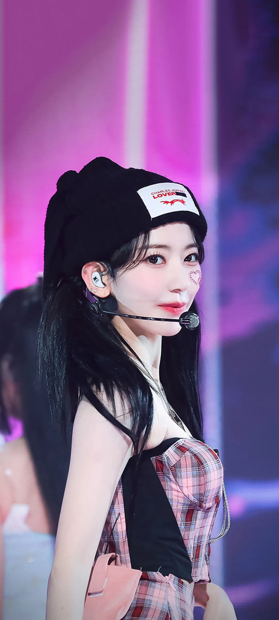 Fond d'écran de verrouillage mobile Sakura Miyawaki 4K HD télécharger — IZ*ONE, LE SSERAFIM