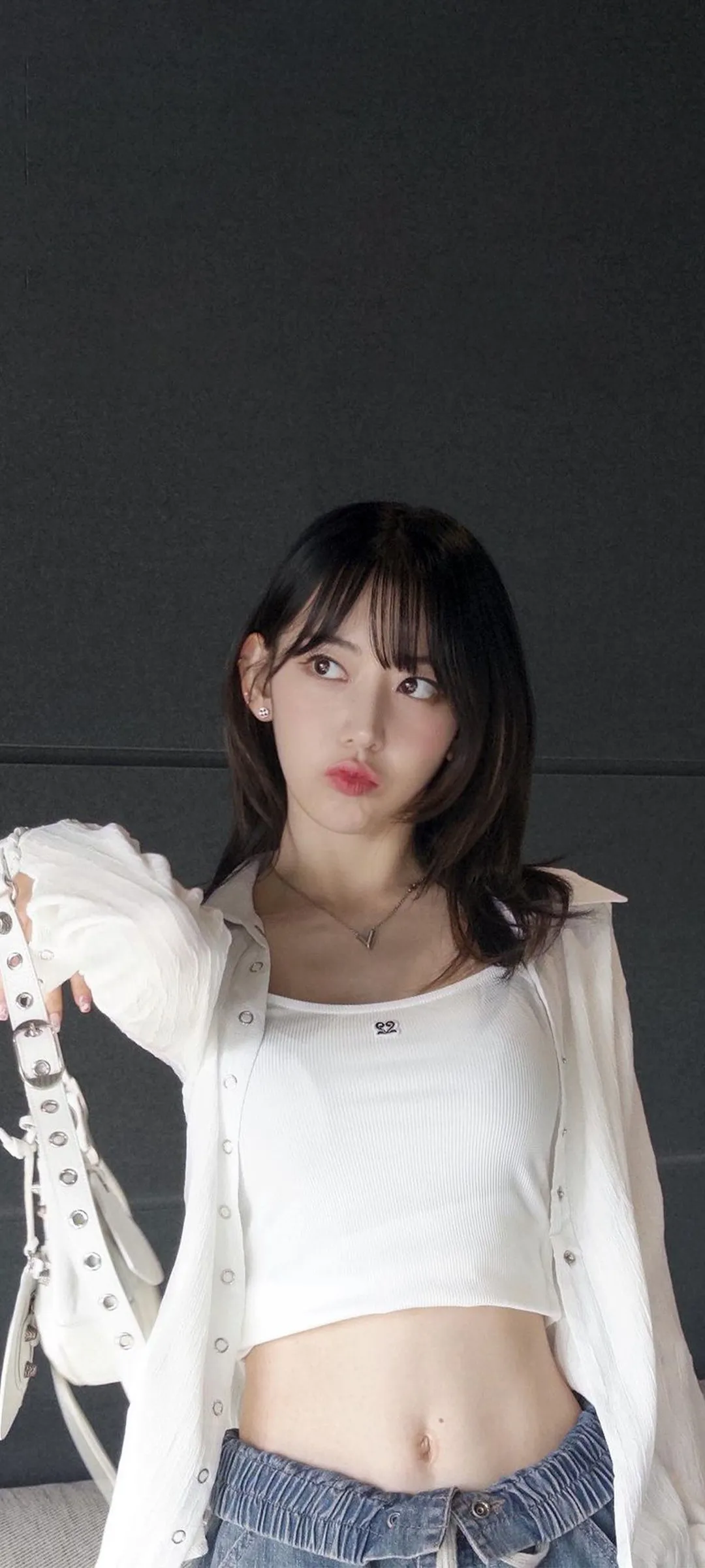 Fond d'écran de verrouillage mobile Sakura Miyawaki 4K HD télécharger — IZ*ONE, LE SSERAFIM