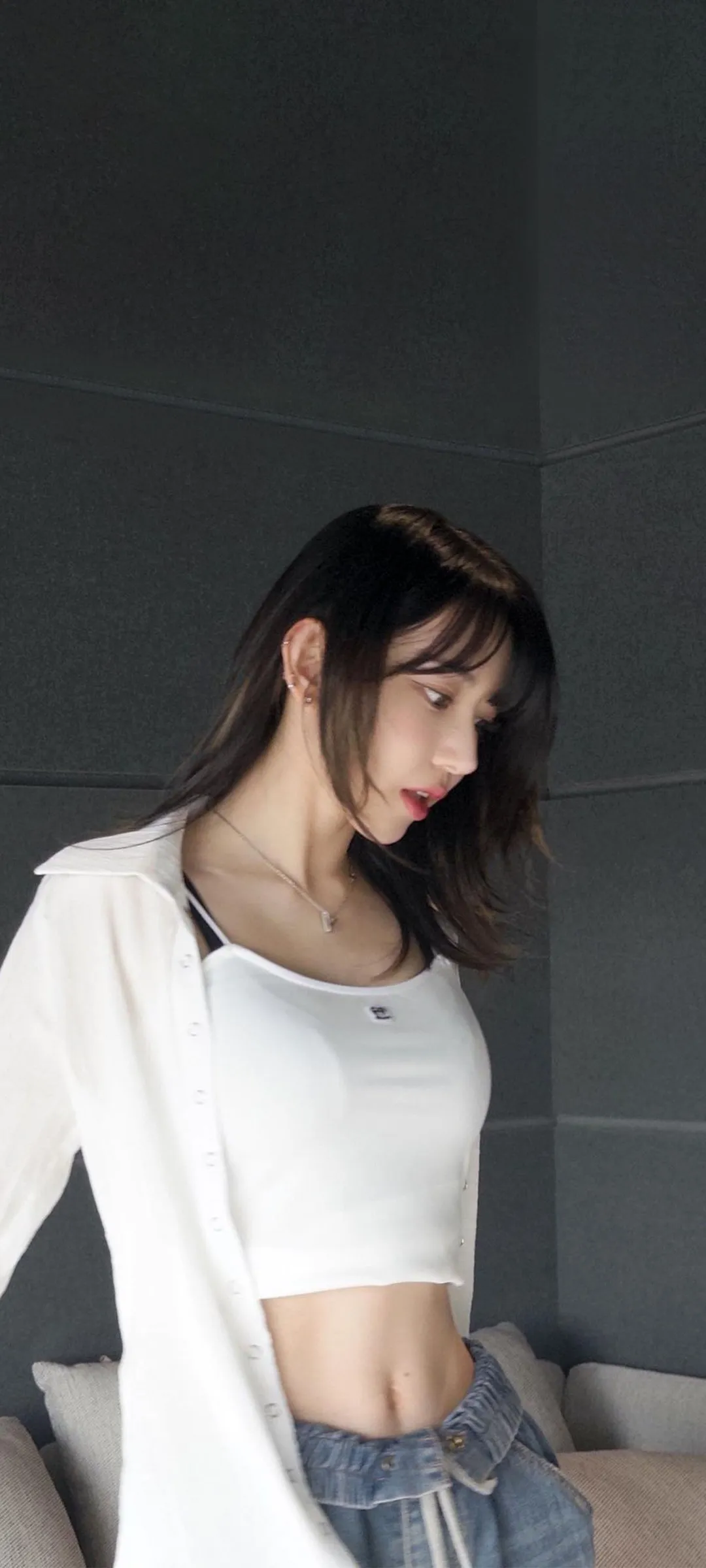 Fond d'écran de verrouillage mobile Sakura Miyawaki 4K HD télécharger — IZ*ONE, LE SSERAFIM