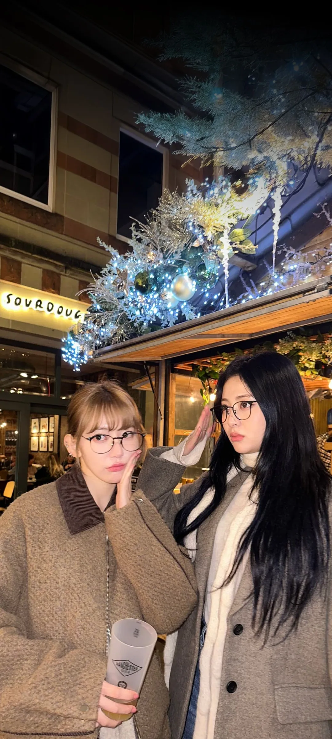 Fond d'écran de verrouillage mobile Sakura Miyawaki 4K HD télécharger — IZ*ONE, LE SSERAFIM