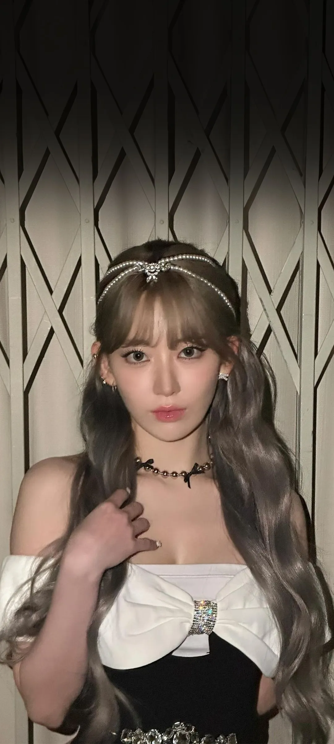 Fond d'écran de verrouillage mobile Sakura Miyawaki 4K HD télécharger — IZ*ONE, LE SSERAFIM