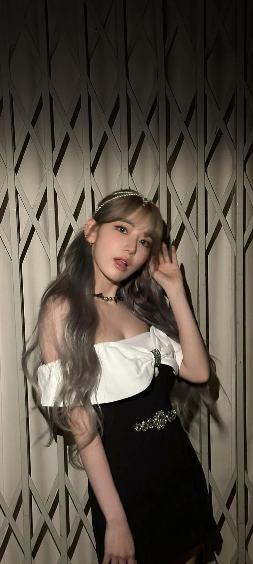 Fond d'écran de verrouillage mobile Sakura Miyawaki 4K HD télécharger — IZ*ONE, LE SSERAFIM