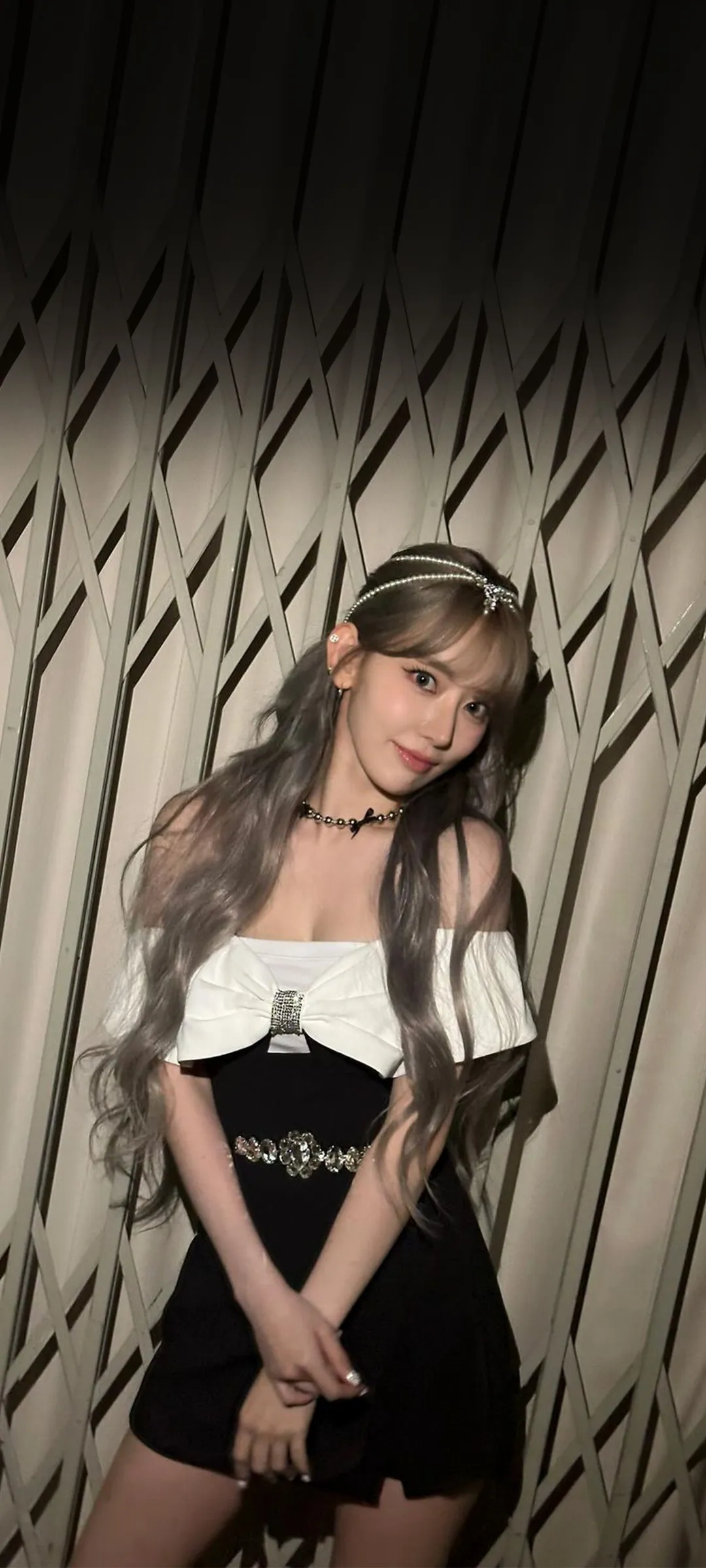 Fond d'écran de verrouillage mobile Sakura Miyawaki 4K HD télécharger — IZ*ONE, LE SSERAFIM