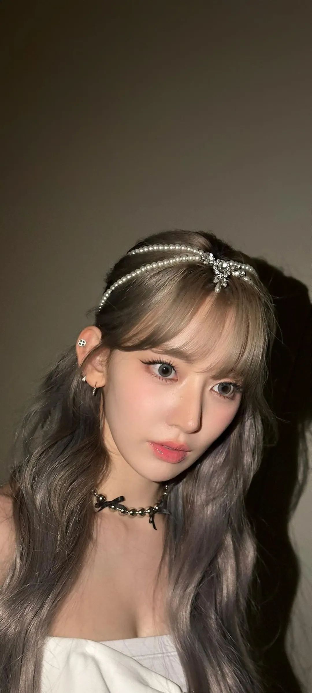 Fond d'écran de verrouillage mobile Sakura Miyawaki 4K HD télécharger — IZ*ONE, LE SSERAFIM