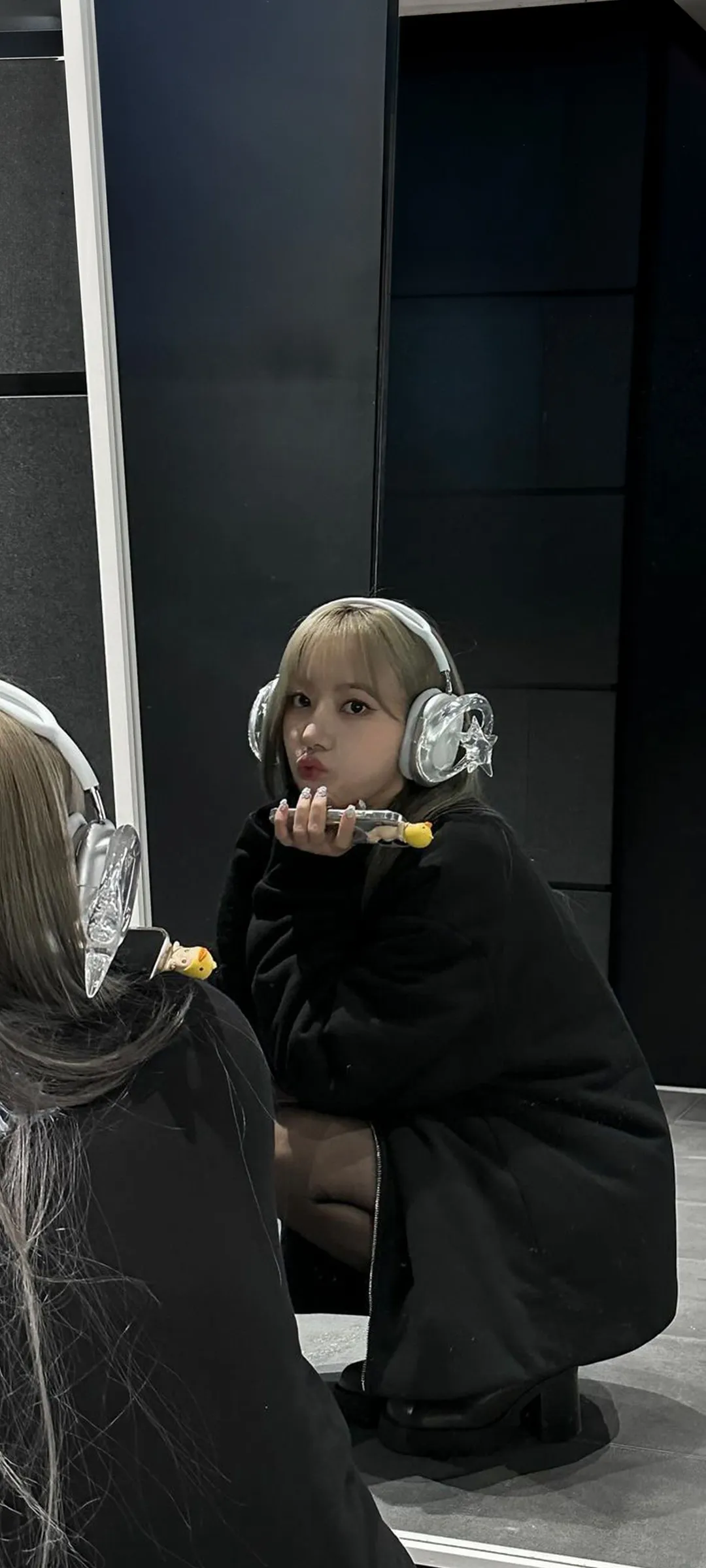 Fond d'écran de verrouillage mobile Sakura Miyawaki 4K HD télécharger — IZ*ONE, LE SSERAFIM