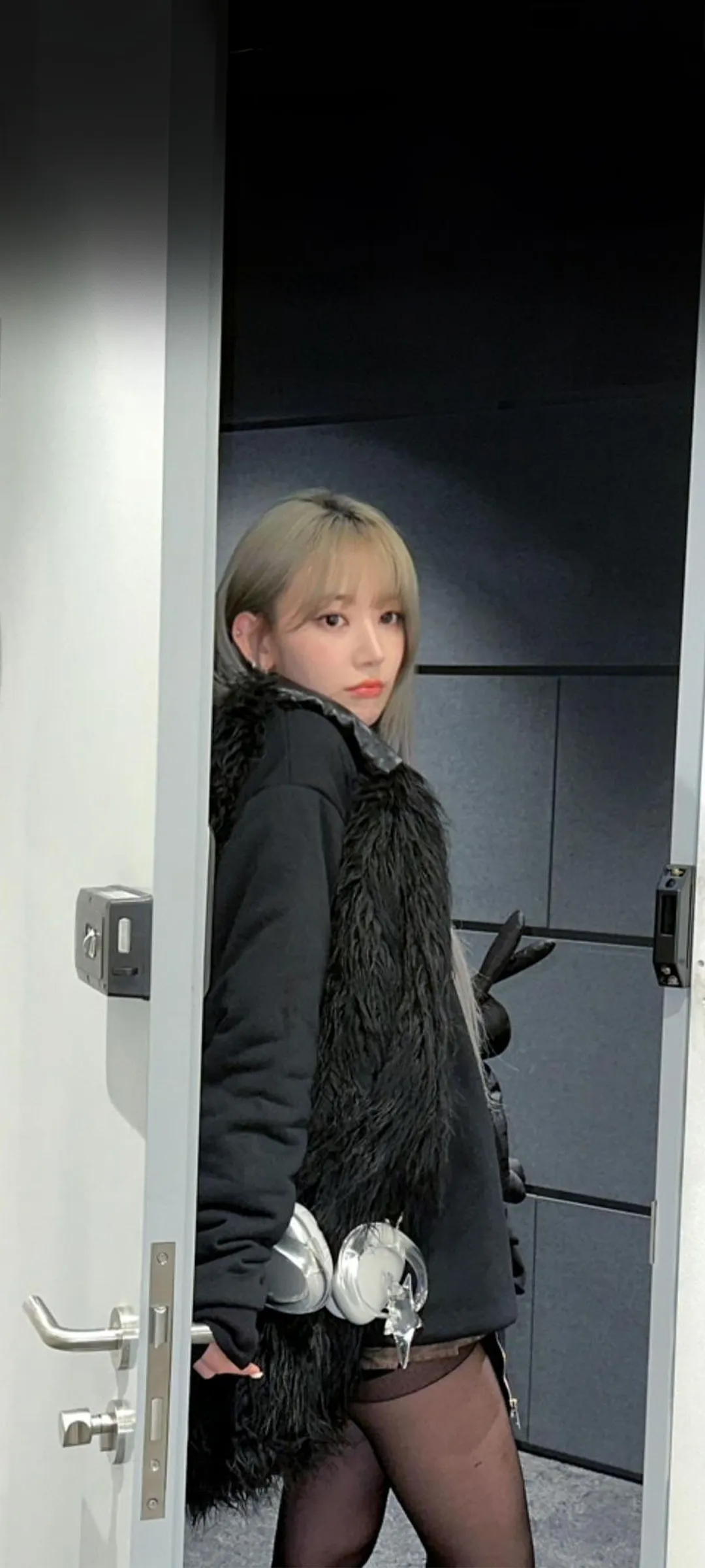 Fond d'écran de verrouillage mobile Sakura Miyawaki 4K HD télécharger — IZ*ONE, LE SSERAFIM