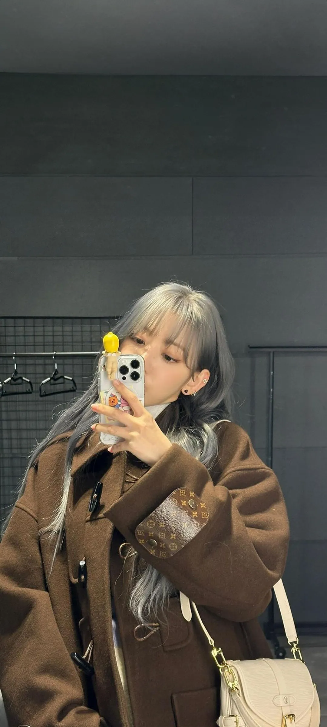 Fond d'écran de verrouillage mobile Sakura Miyawaki 4K HD télécharger — IZ*ONE, LE SSERAFIM