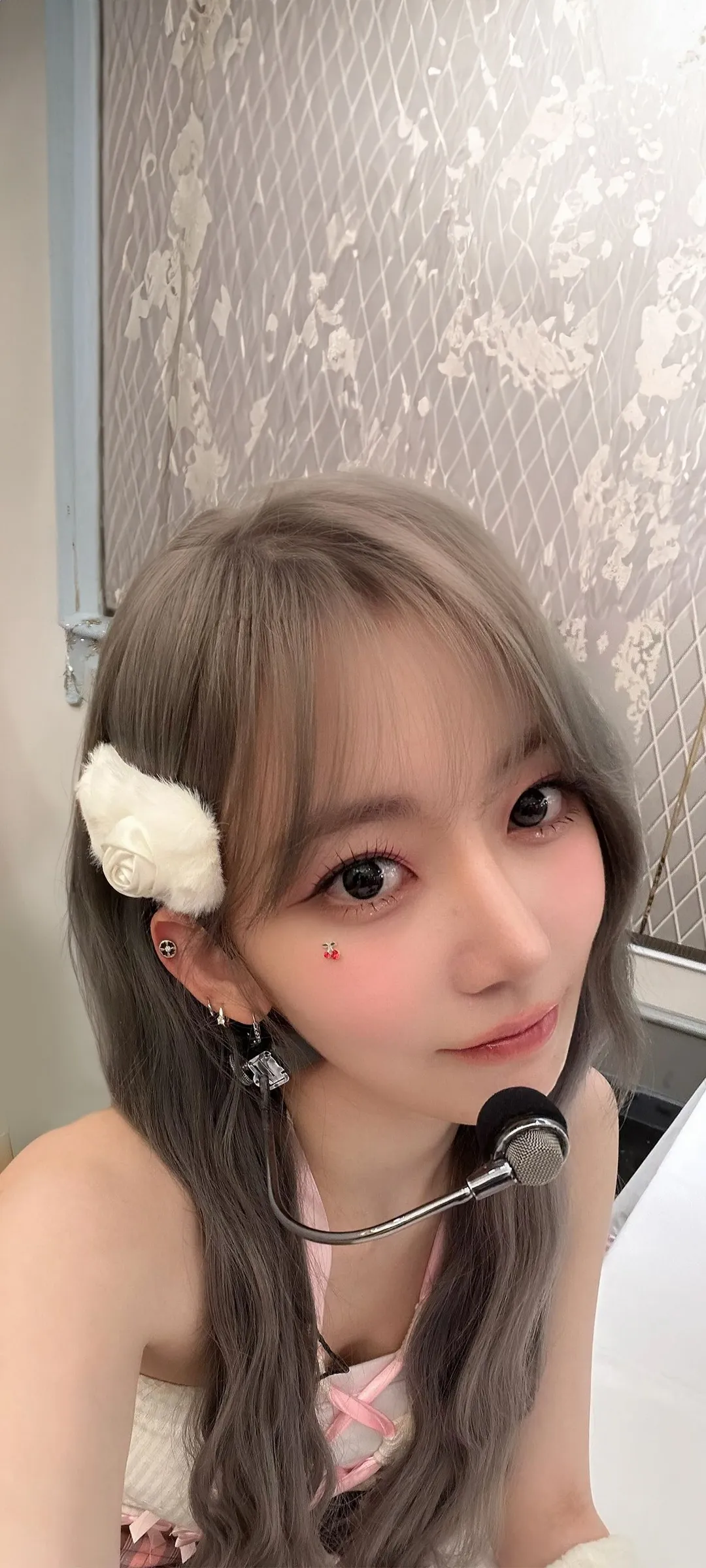 Fond d'écran de verrouillage mobile Sakura Miyawaki 4K HD télécharger — IZ*ONE, LE SSERAFIM