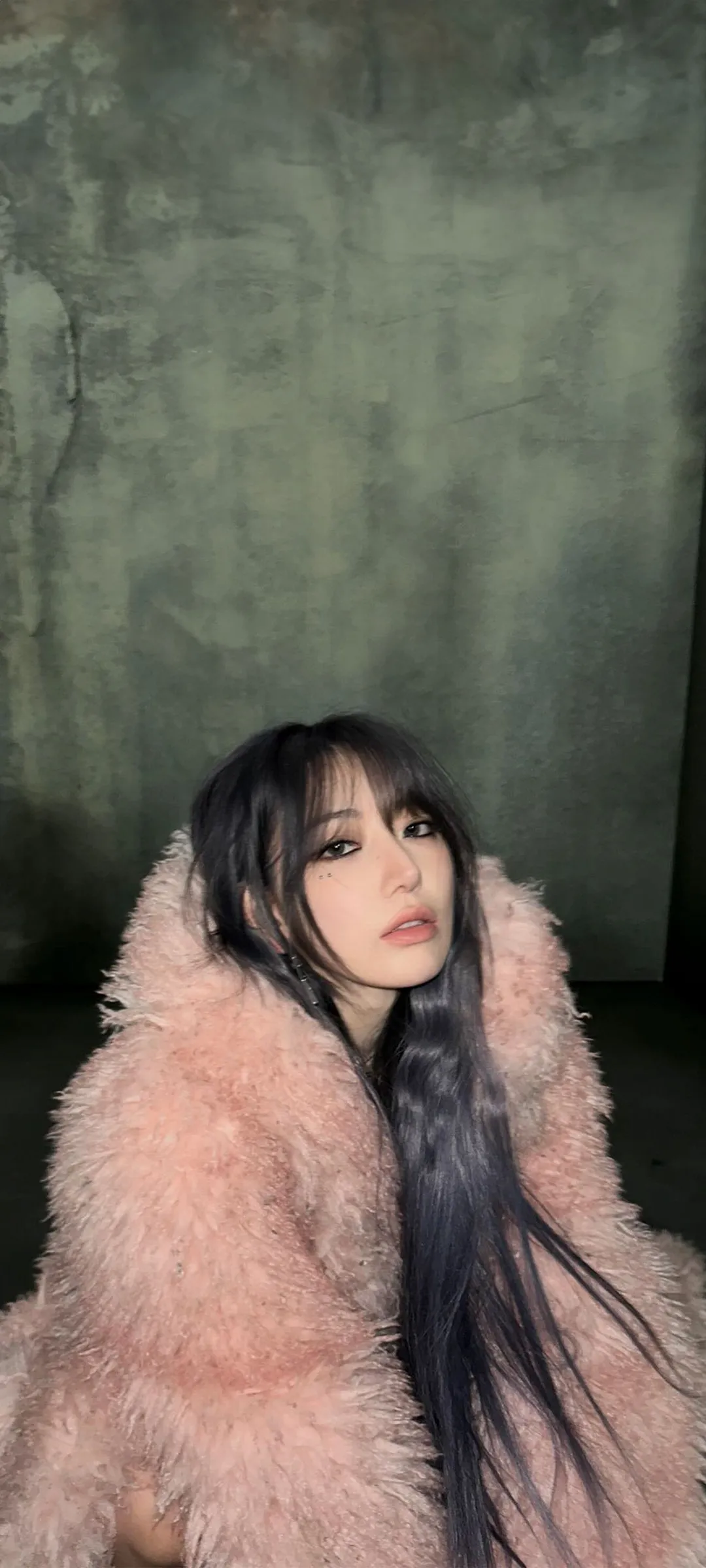 Fond d'écran de verrouillage mobile Sakura Miyawaki 4K HD télécharger — IZ*ONE, LE SSERAFIM