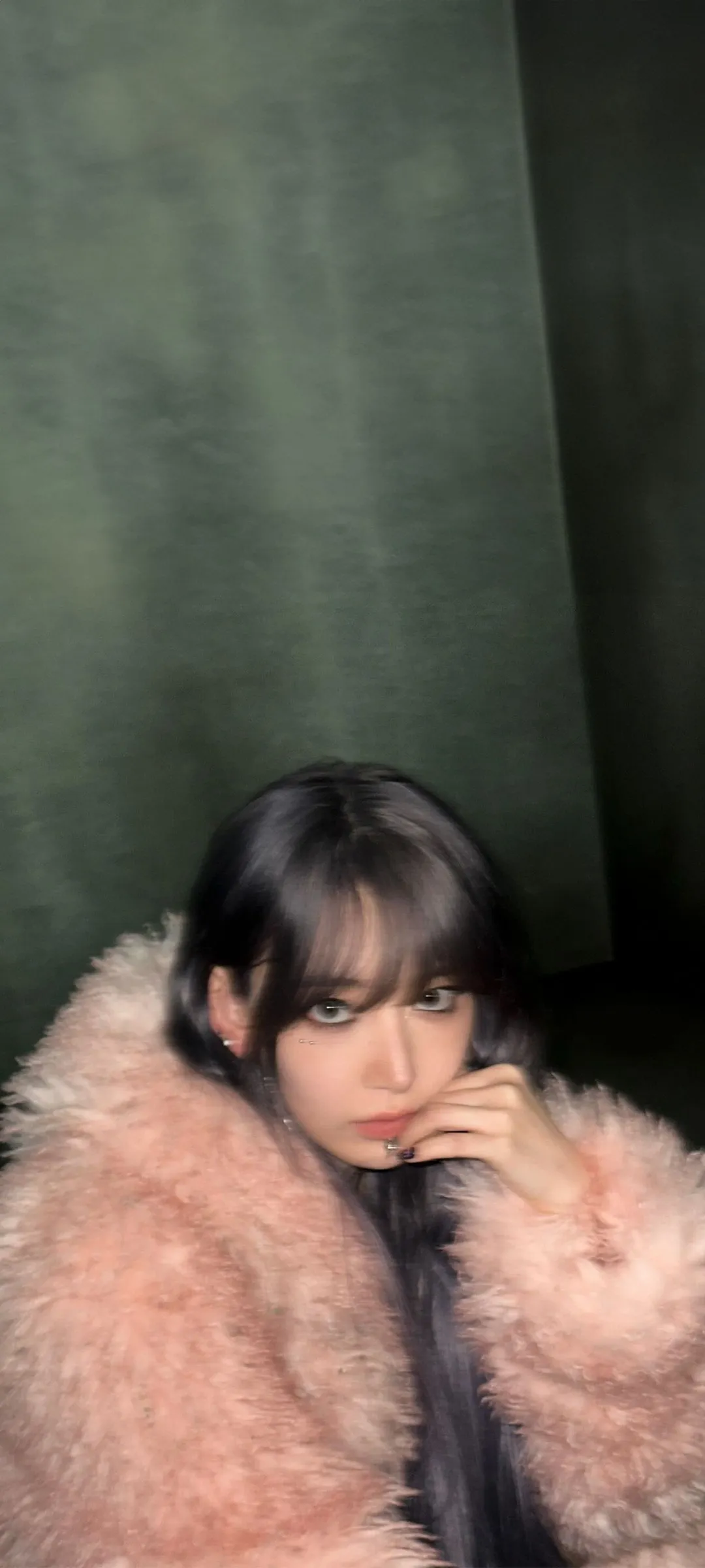 Fond d'écran de verrouillage mobile Sakura Miyawaki 4K HD télécharger — IZ*ONE, LE SSERAFIM