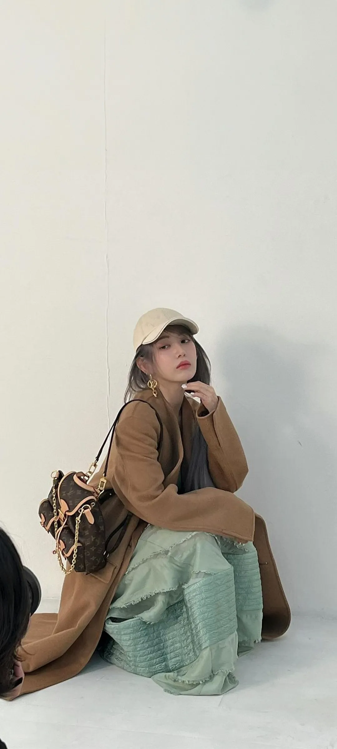 Fond d'écran de verrouillage mobile Sakura Miyawaki 4K HD télécharger — IZ*ONE, LE SSERAFIM