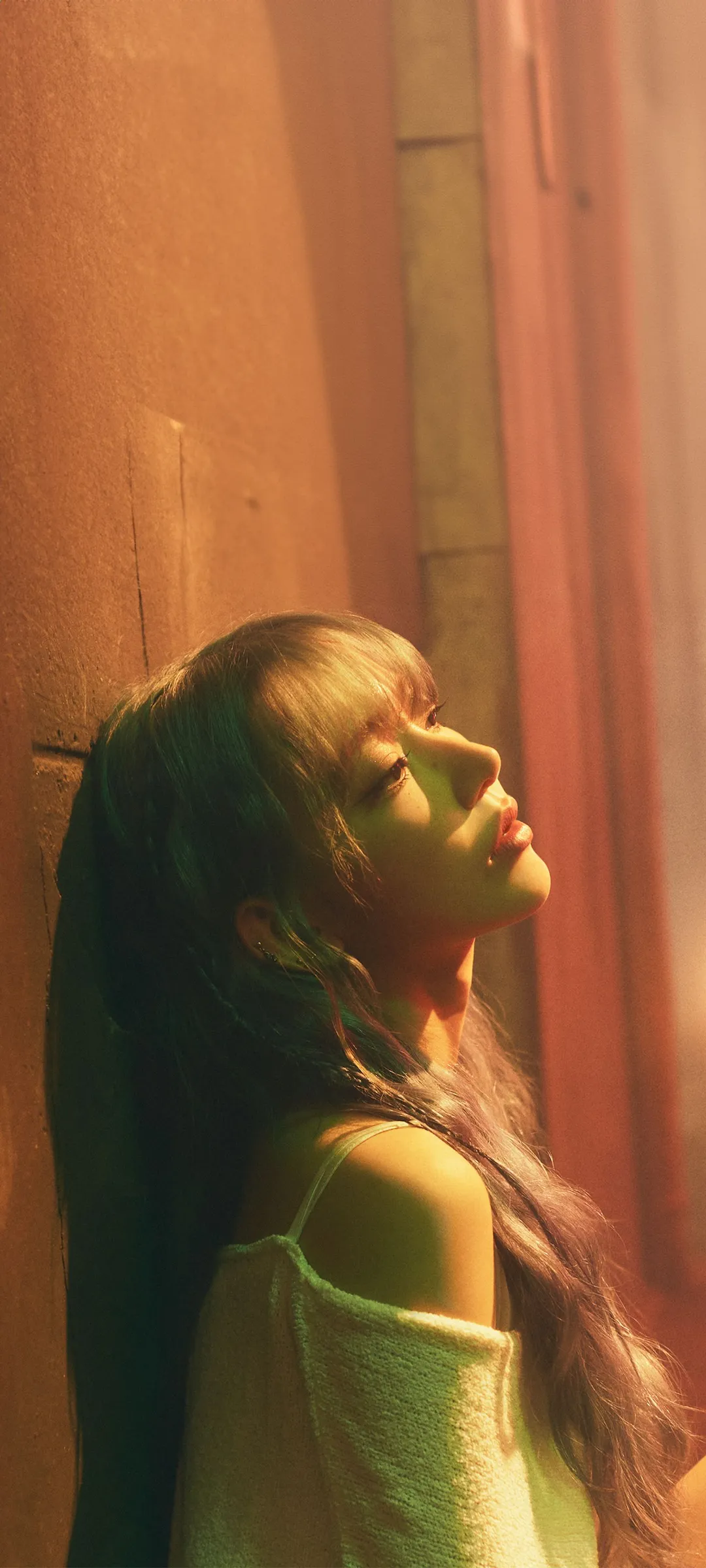 Fond d'écran de verrouillage mobile Sakura Miyawaki 4K HD télécharger — IZ*ONE, LE SSERAFIM
