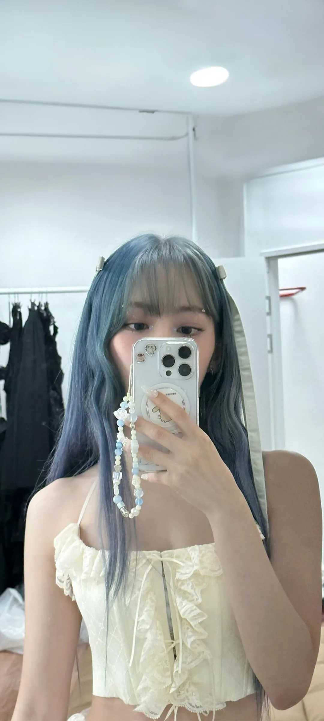 Fond d'écran de verrouillage mobile Sakura Miyawaki 4K HD télécharger — IZ*ONE, LE SSERAFIM