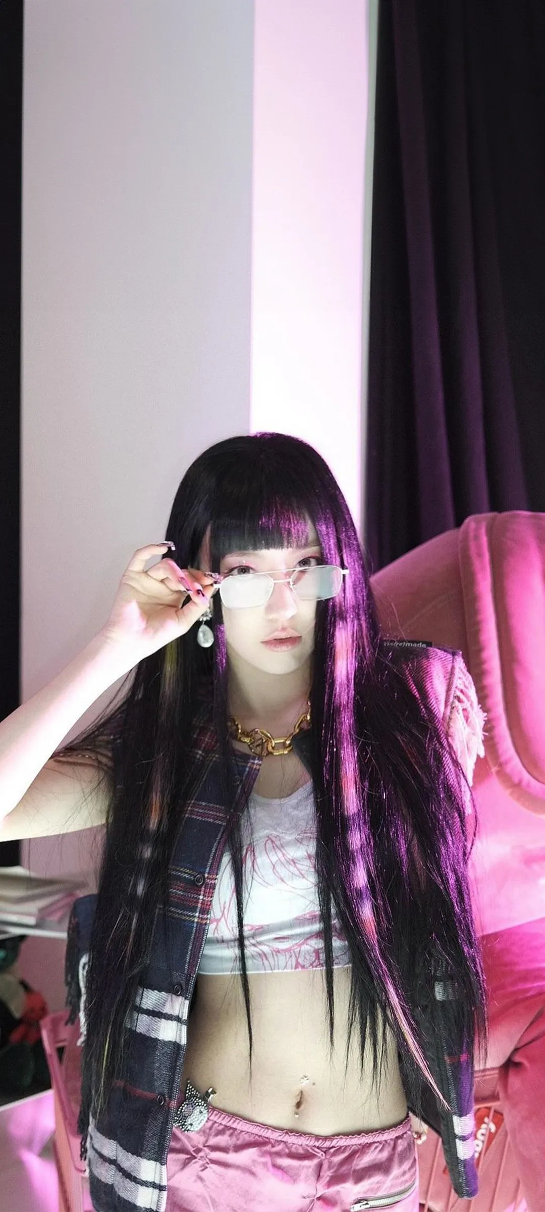 Fond d'écran de verrouillage mobile Sakura Miyawaki 4K HD télécharger — IZ*ONE, LE SSERAFIM