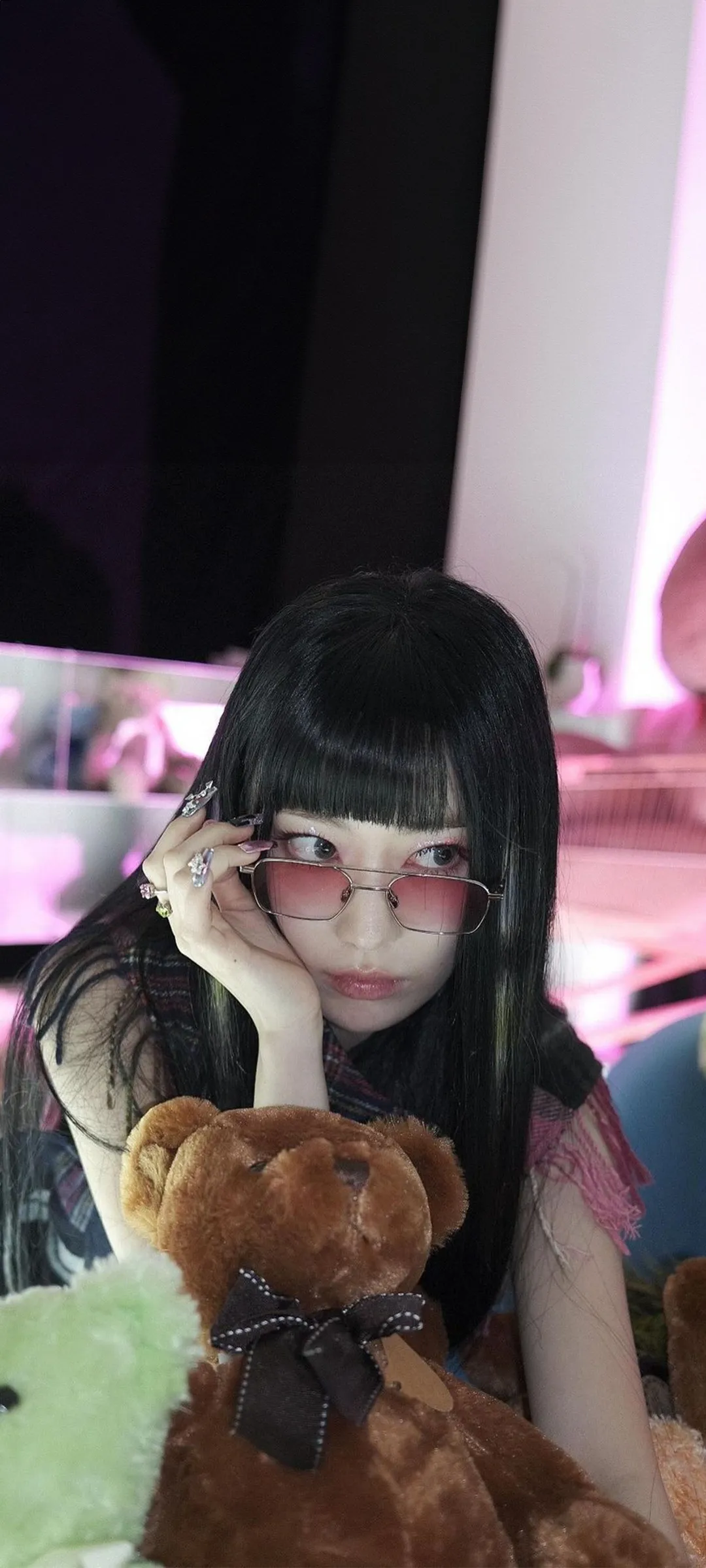 Fond d'écran de verrouillage mobile Sakura Miyawaki 4K HD télécharger — IZ*ONE, LE SSERAFIM