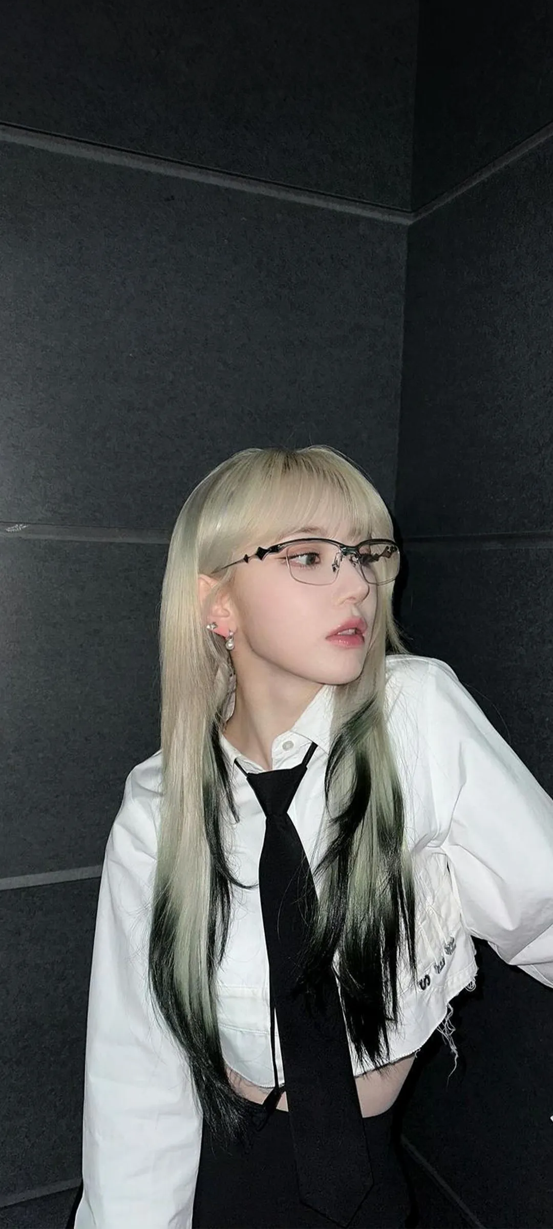 Fond d'écran de verrouillage mobile Sakura Miyawaki 4K HD télécharger — IZ*ONE, LE SSERAFIM