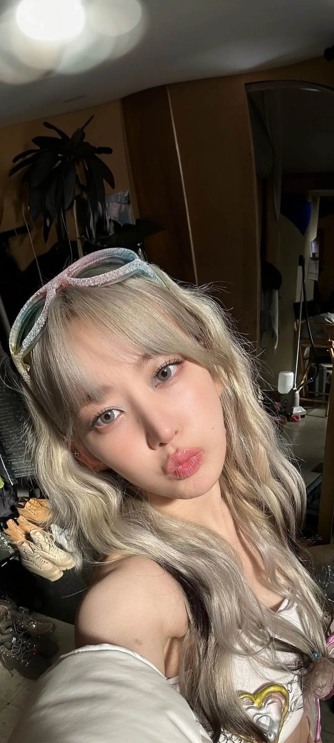 Fond d'écran de verrouillage mobile Sakura Miyawaki 4K HD télécharger — IZ*ONE, LE SSERAFIM