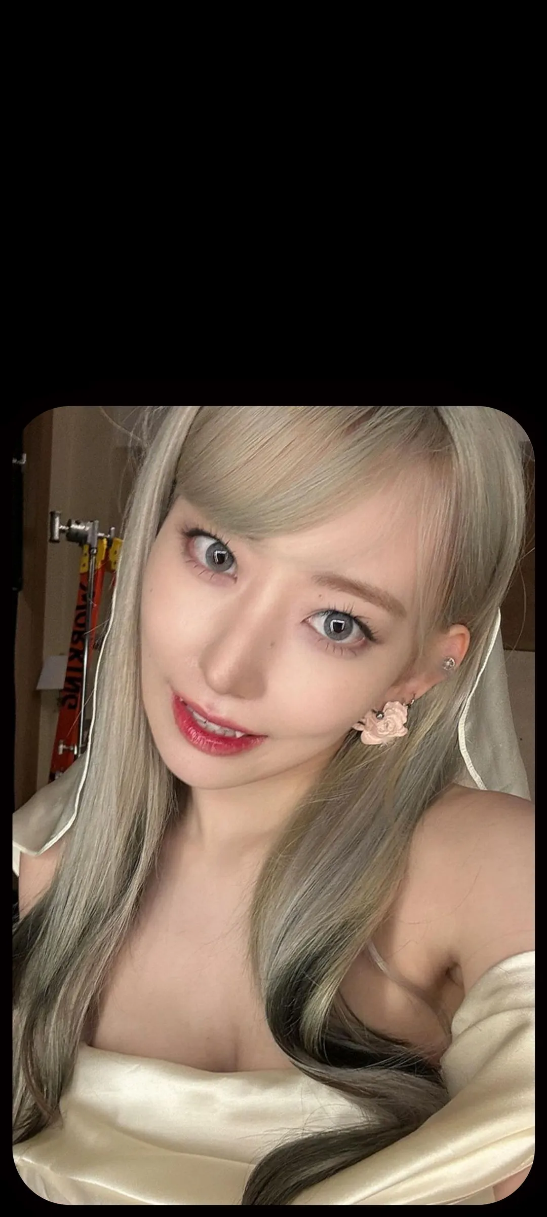 Fond d'écran de verrouillage mobile Sakura Miyawaki 4K HD télécharger — IZ*ONE, LE SSERAFIM