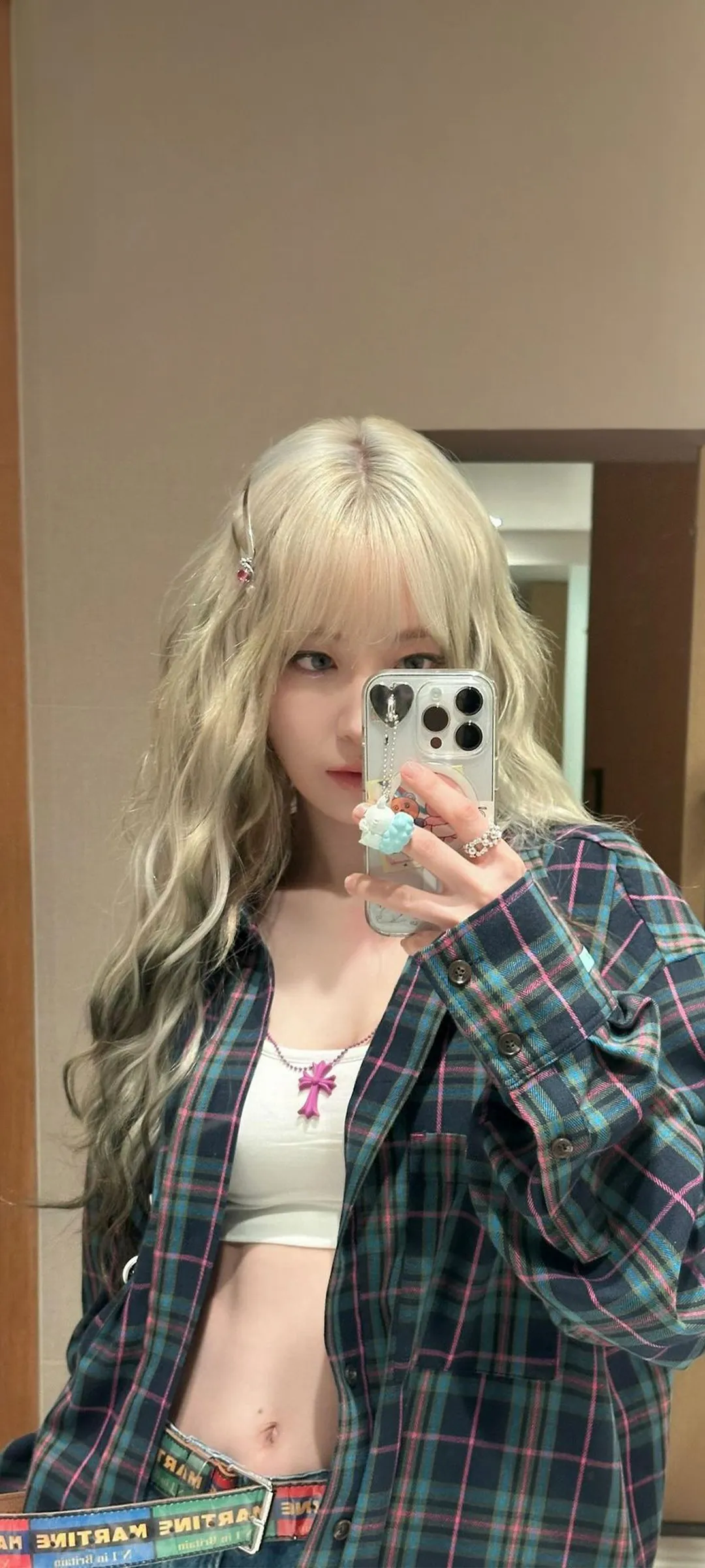 Fond d'écran de verrouillage mobile Sakura Miyawaki 4K HD télécharger — IZ*ONE, LE SSERAFIM