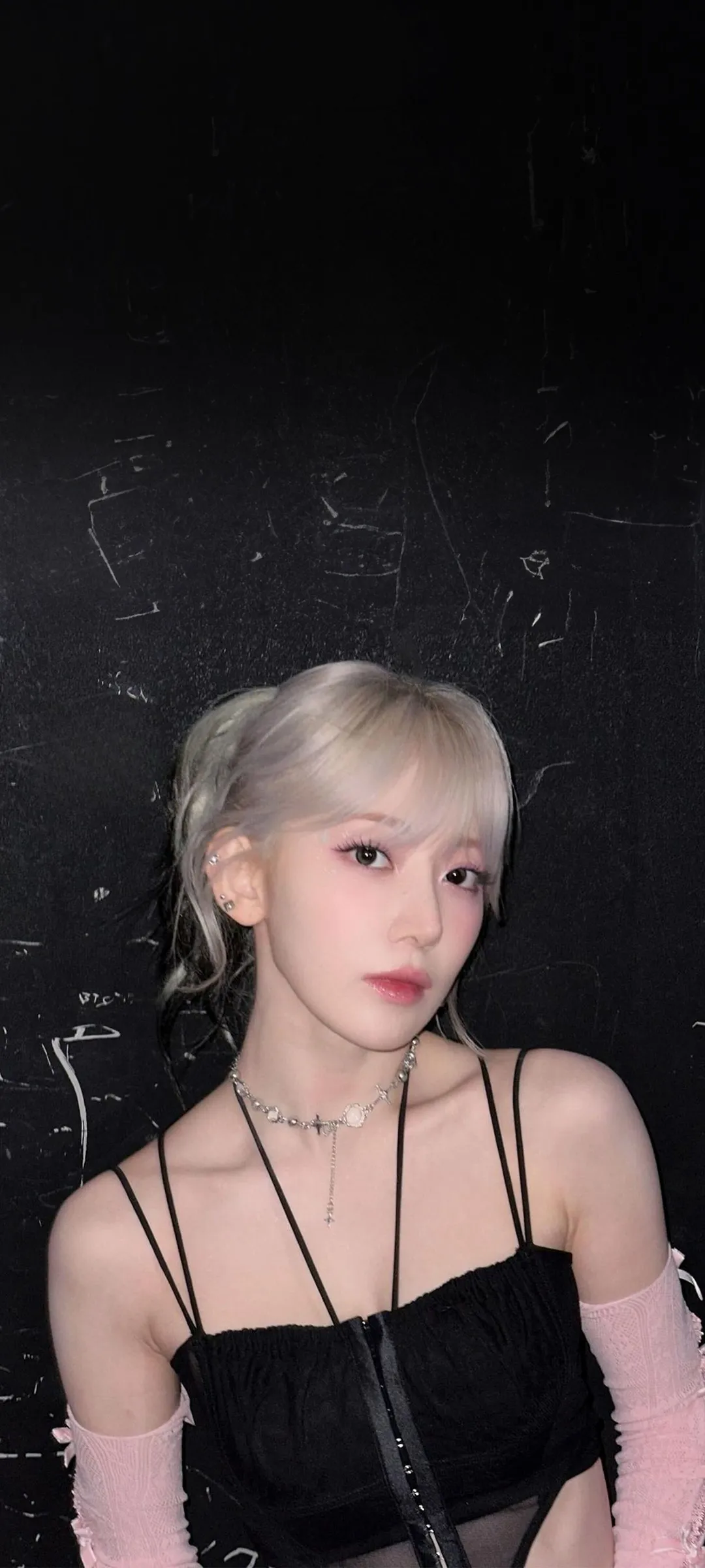 Fond d'écran de verrouillage mobile Sakura Miyawaki 4K HD télécharger — IZ*ONE, LE SSERAFIM