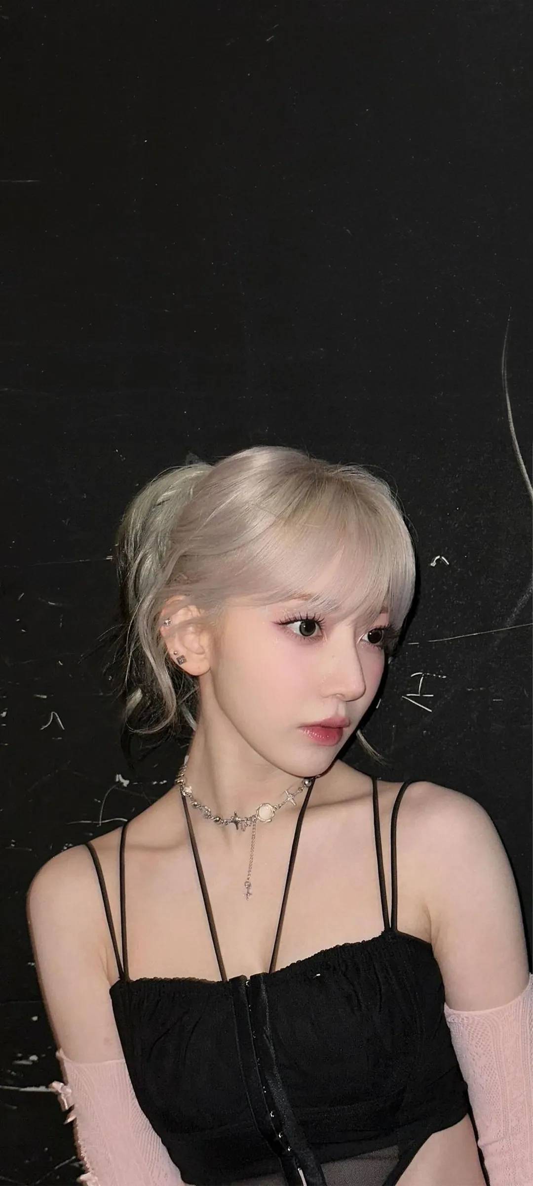 Fond d'écran de verrouillage mobile Sakura Miyawaki 4K HD télécharger — IZ*ONE, LE SSERAFIM