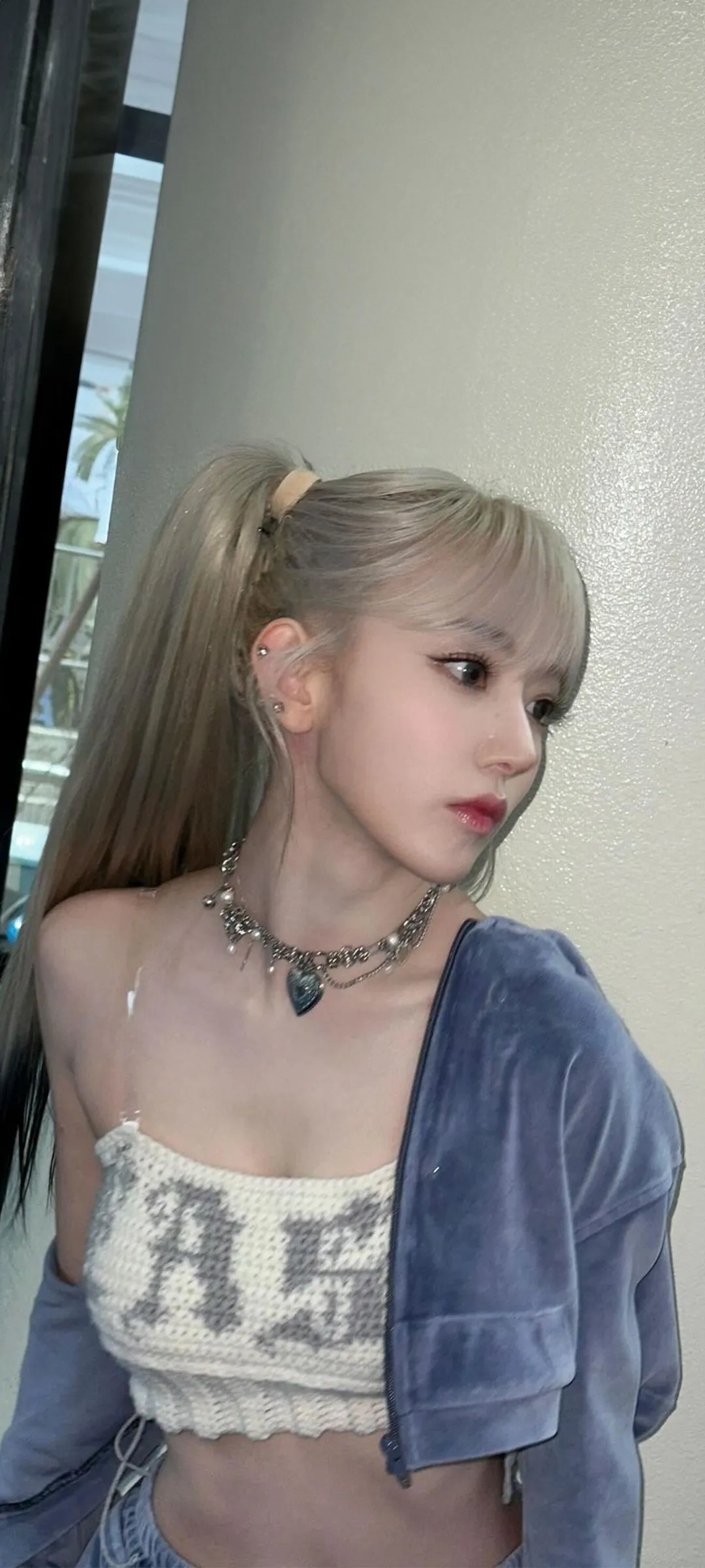 Fond d'écran de verrouillage mobile Sakura Miyawaki 4K HD télécharger — IZ*ONE, LE SSERAFIM