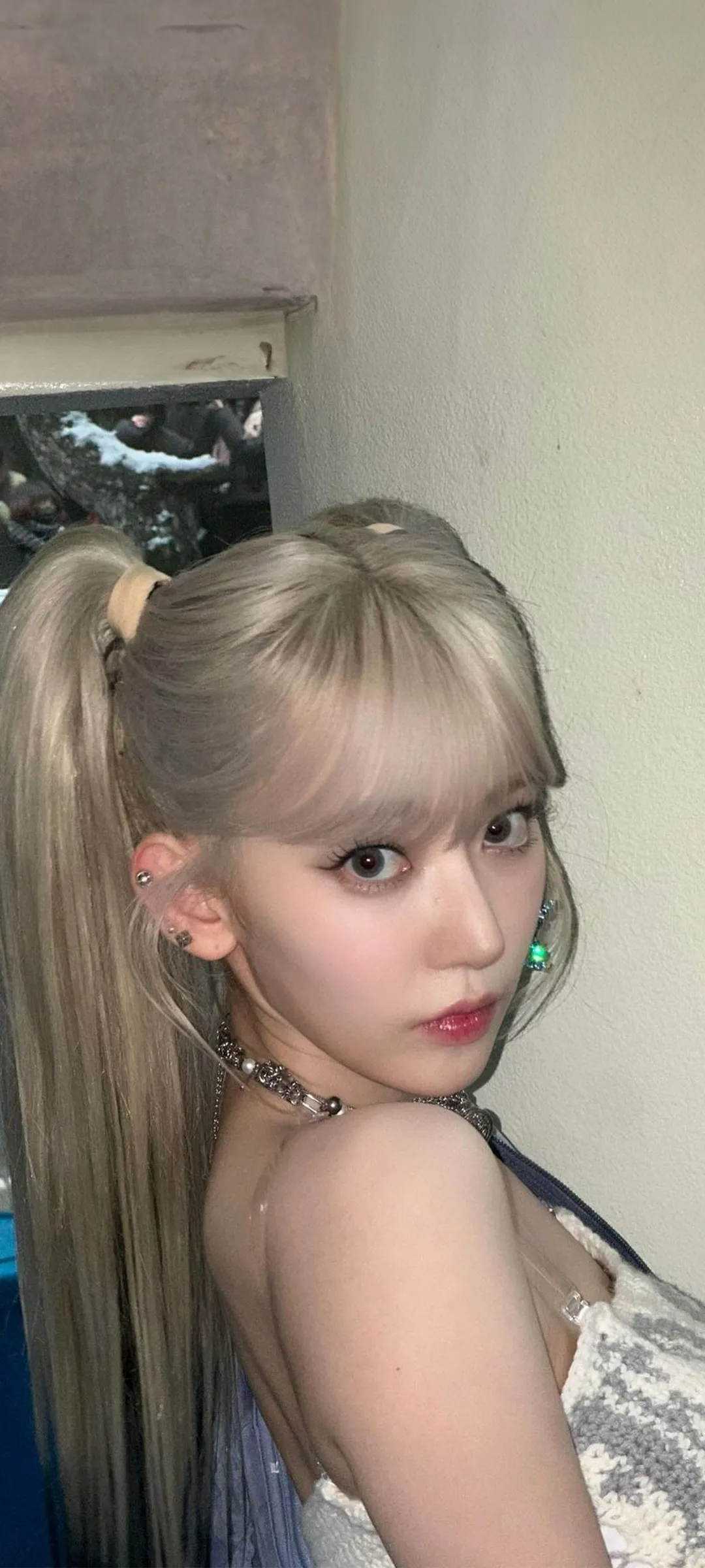 Fond d'écran de verrouillage mobile Sakura Miyawaki 4K HD télécharger — IZ*ONE, LE SSERAFIM